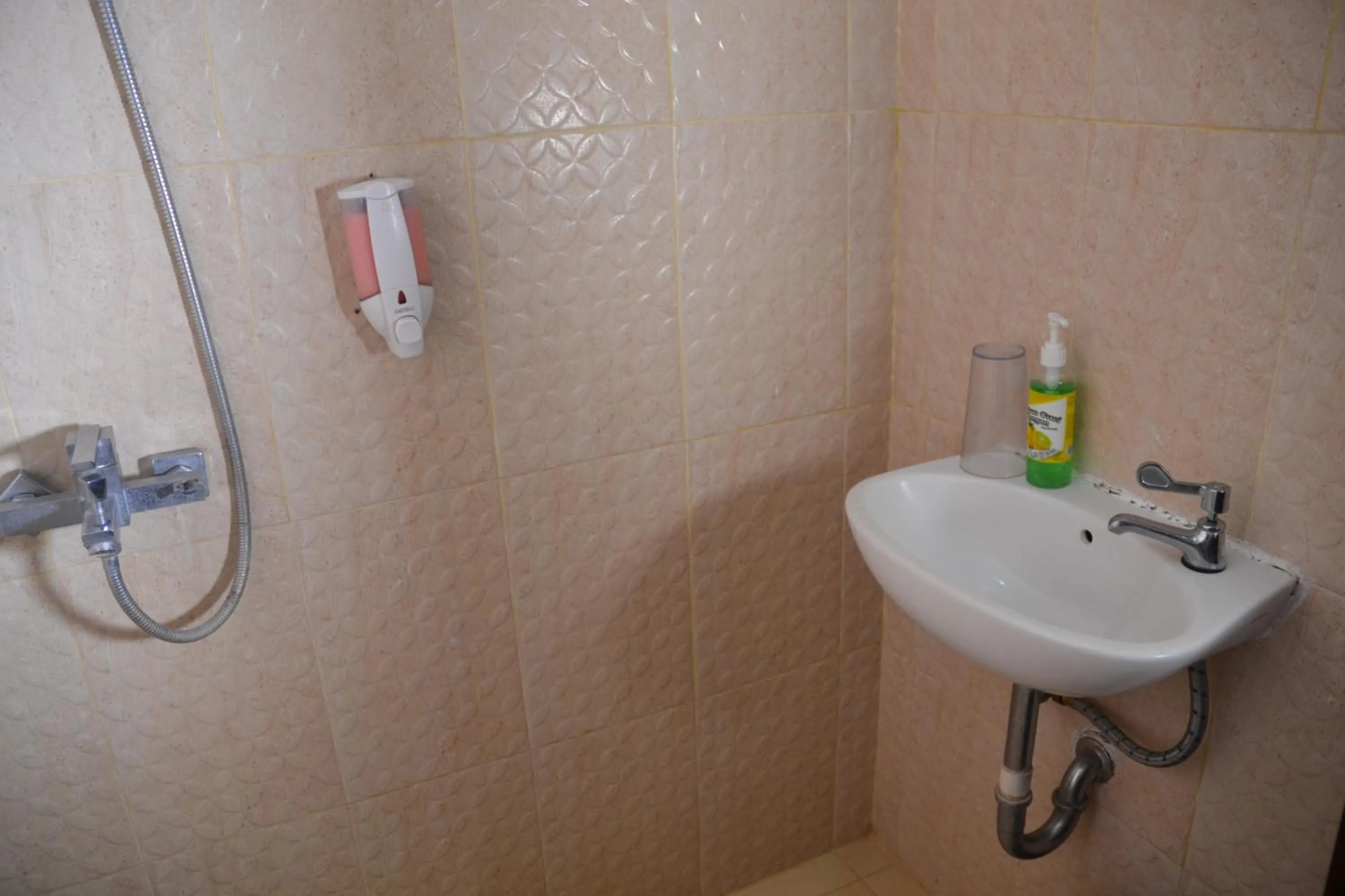 Bathroom in Roemah Canting Homestay