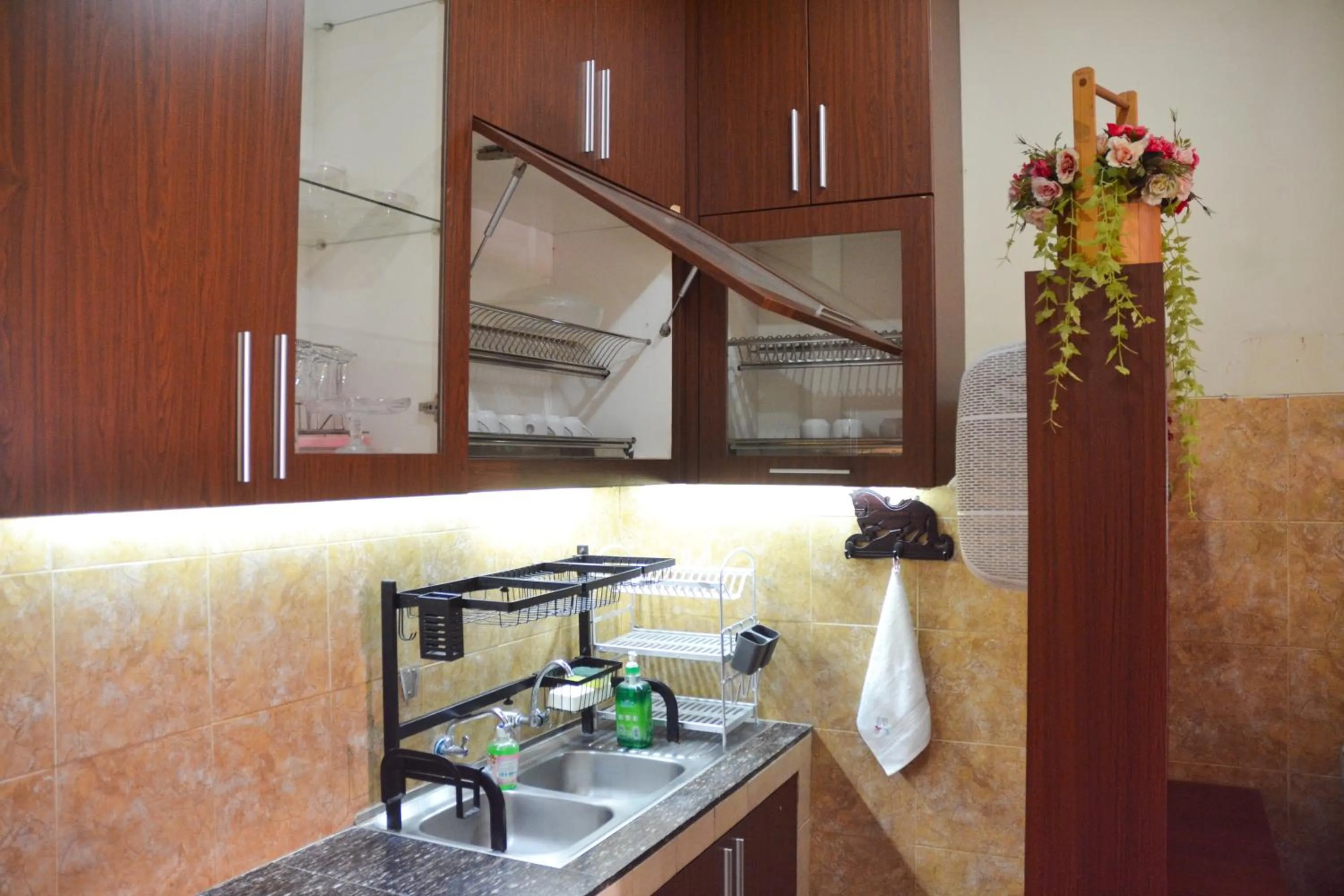Kitchen or kitchenette in Roemah Canting Homestay