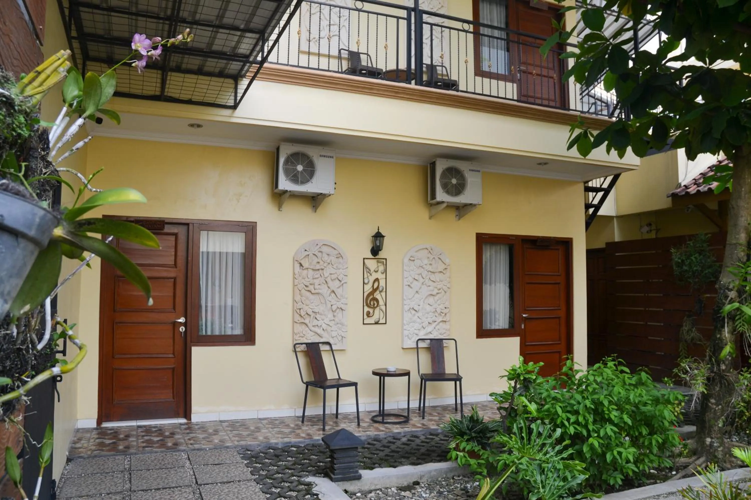 Property building in Roemah Canting Homestay