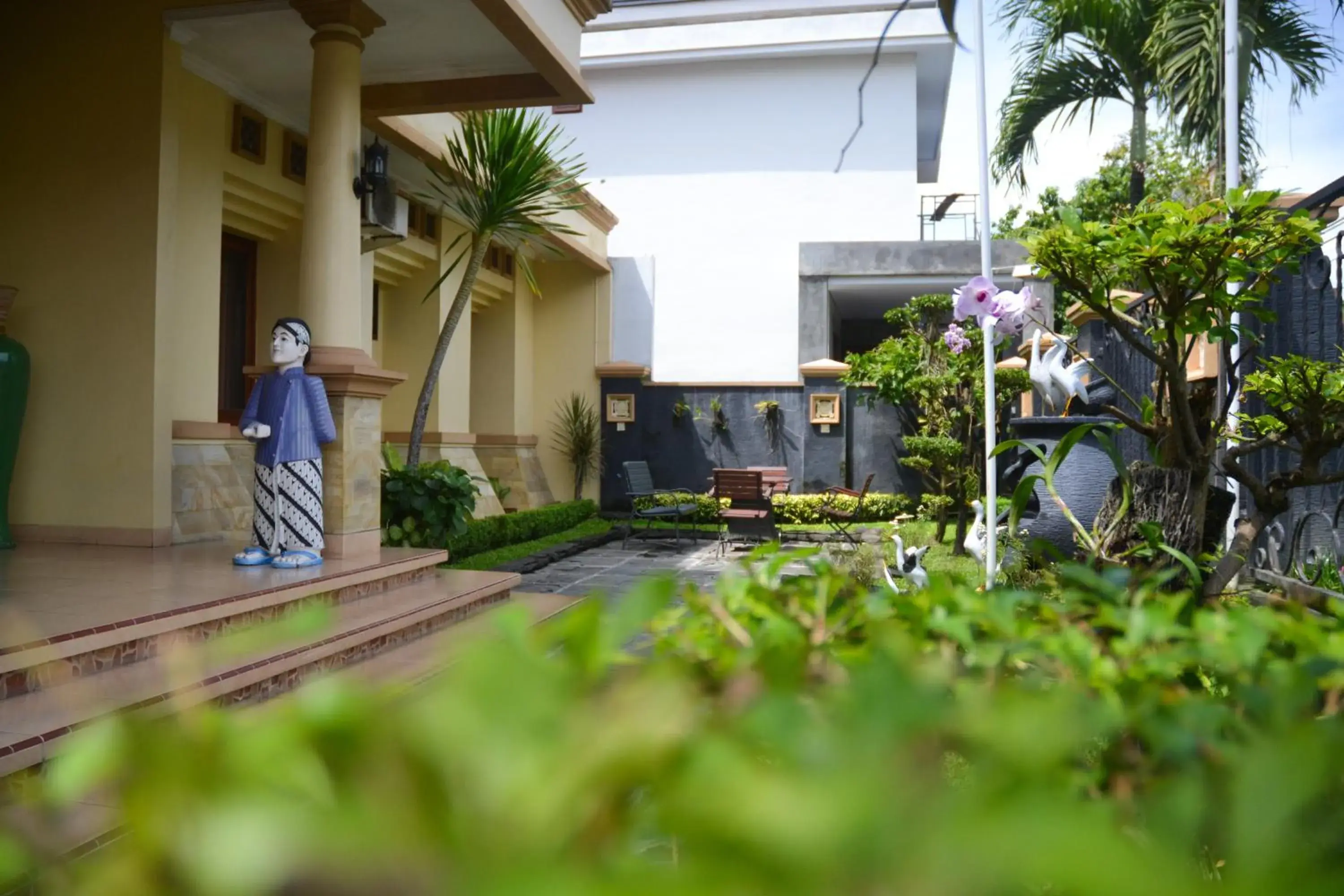 Garden view in Roemah Canting Homestay Garden view in Roemah Canting Homestay