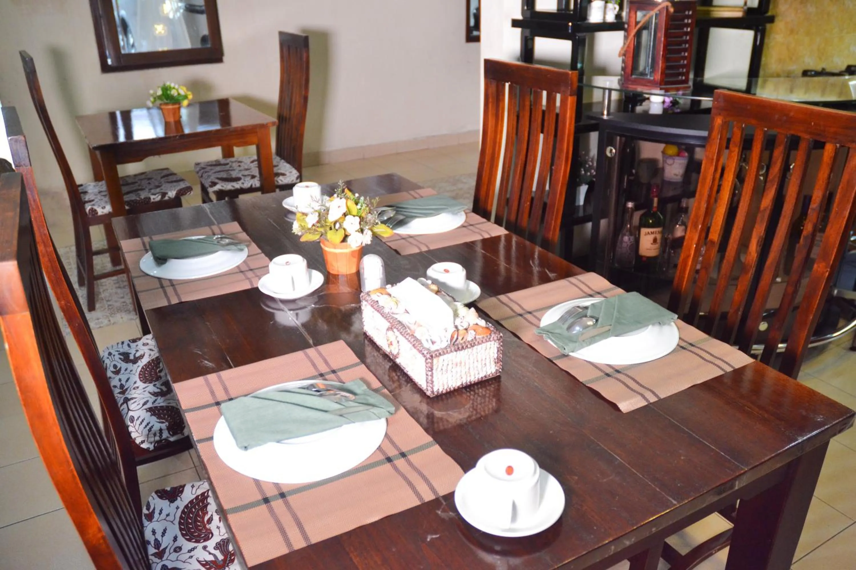 Kitchen or kitchenette in Roemah Canting Homestay