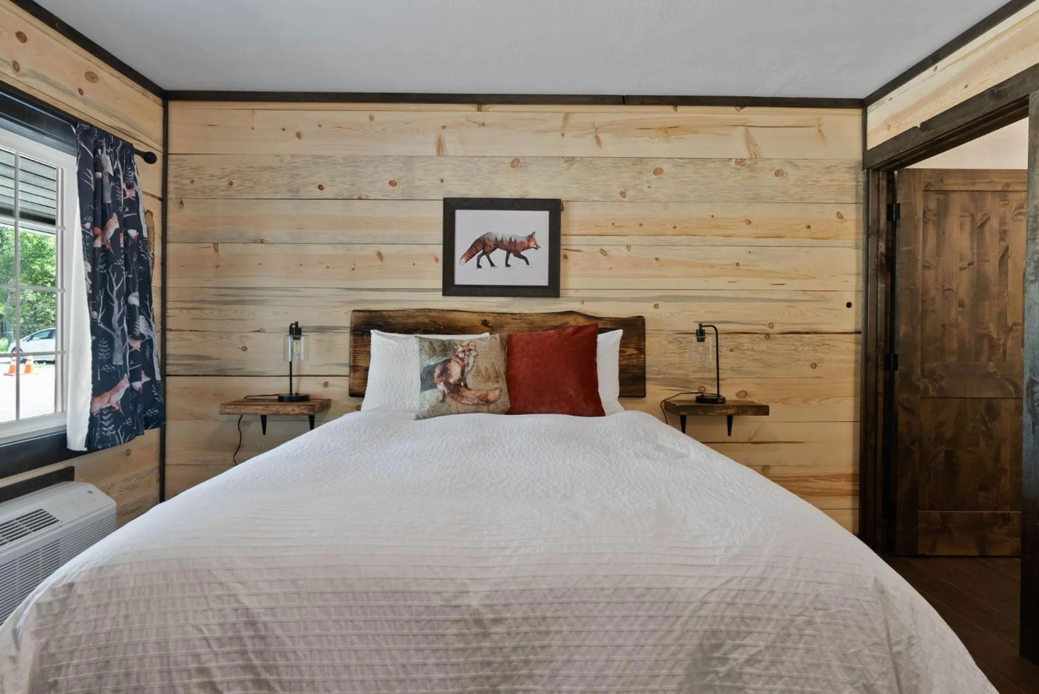 Bed in Lake Village Lodge