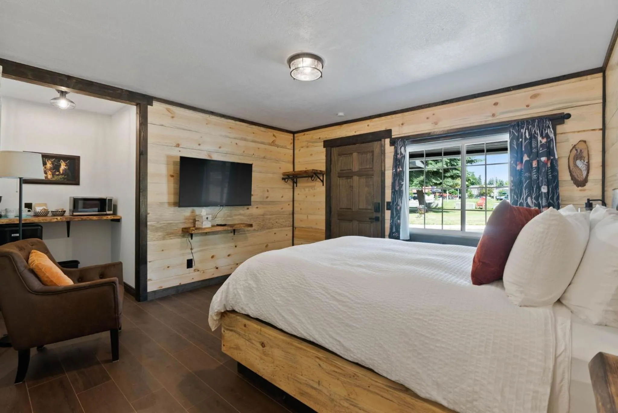 Bed in Lake Village Lodge