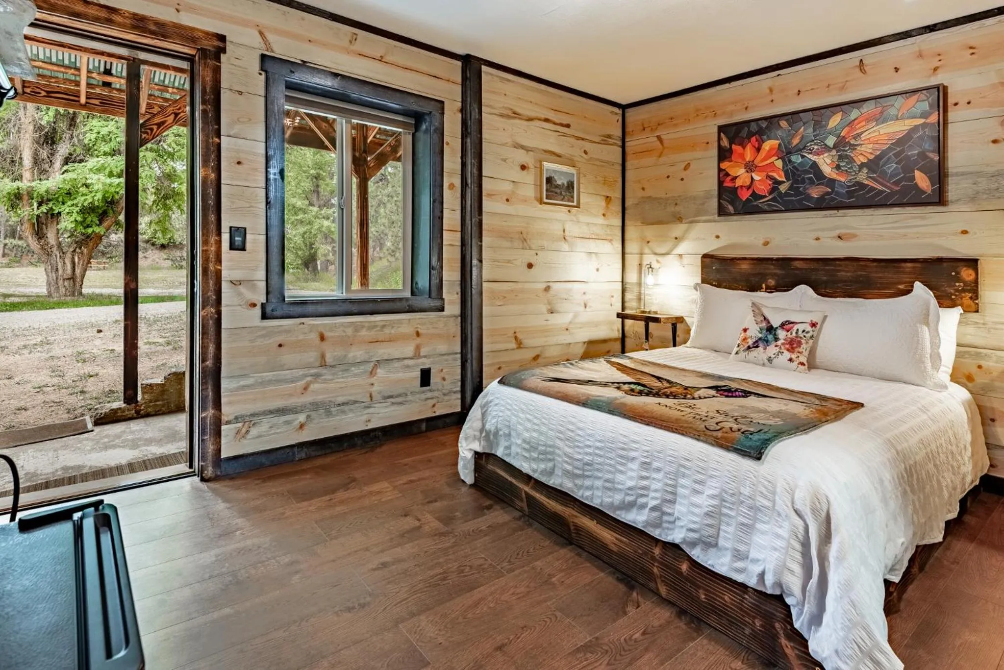 Bed in Lake Village Lodge