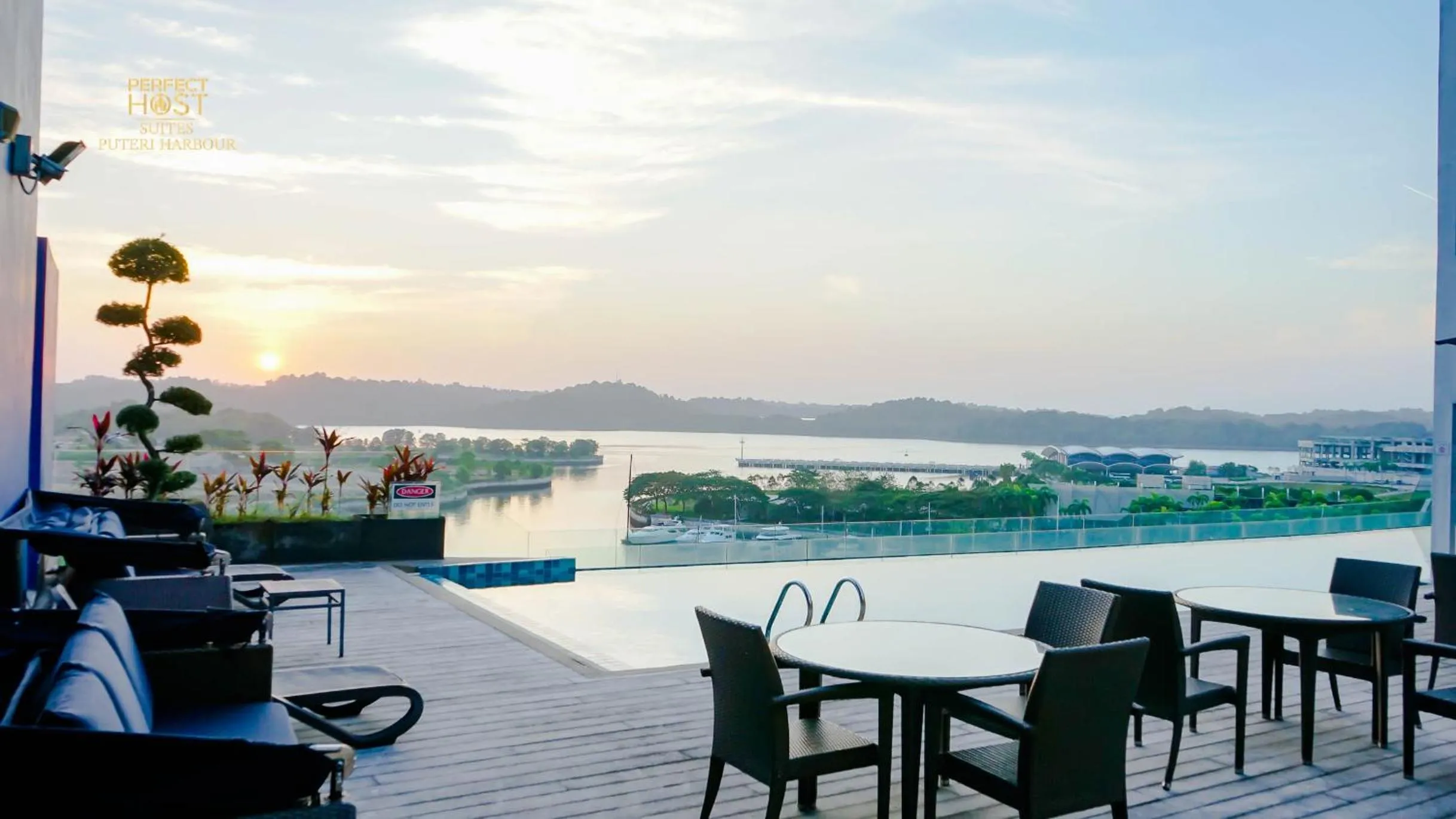 Pool view in Marina Puteri Harbour Johor by Perfect Host