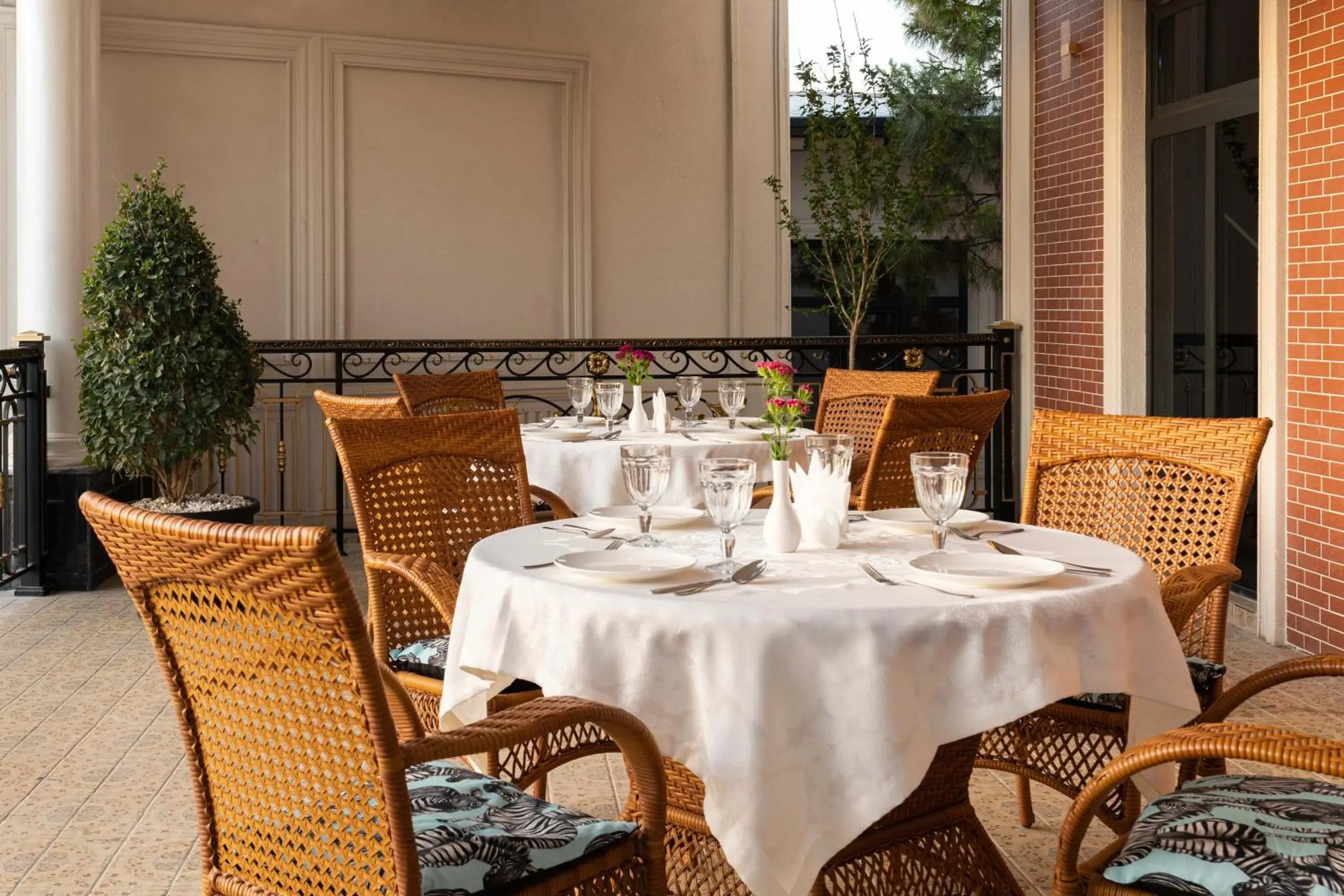 Restaurant/places to eat in Aqua Hotel Restaurant/places to eat in Aqua Hotel