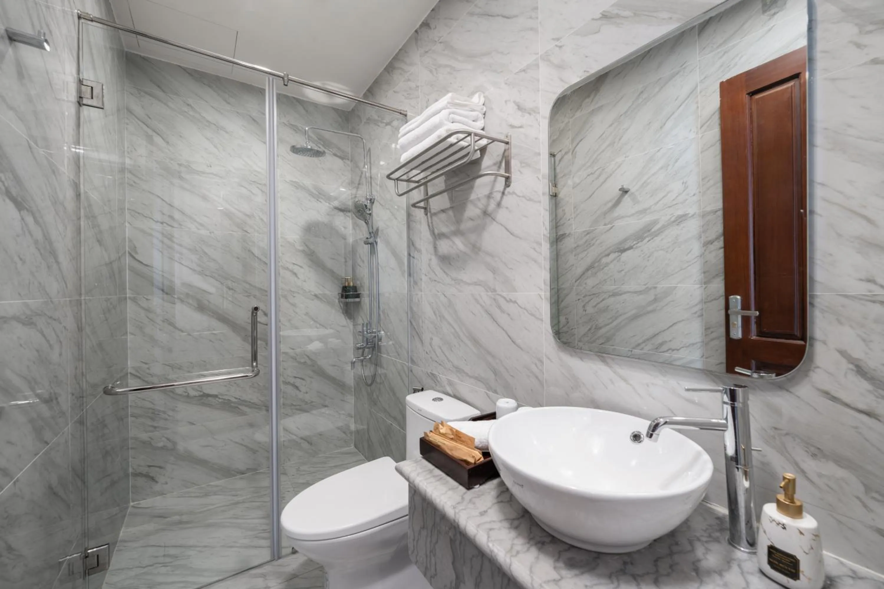 Bathroom in ATP Galaxy Hotel & Apartment Danang