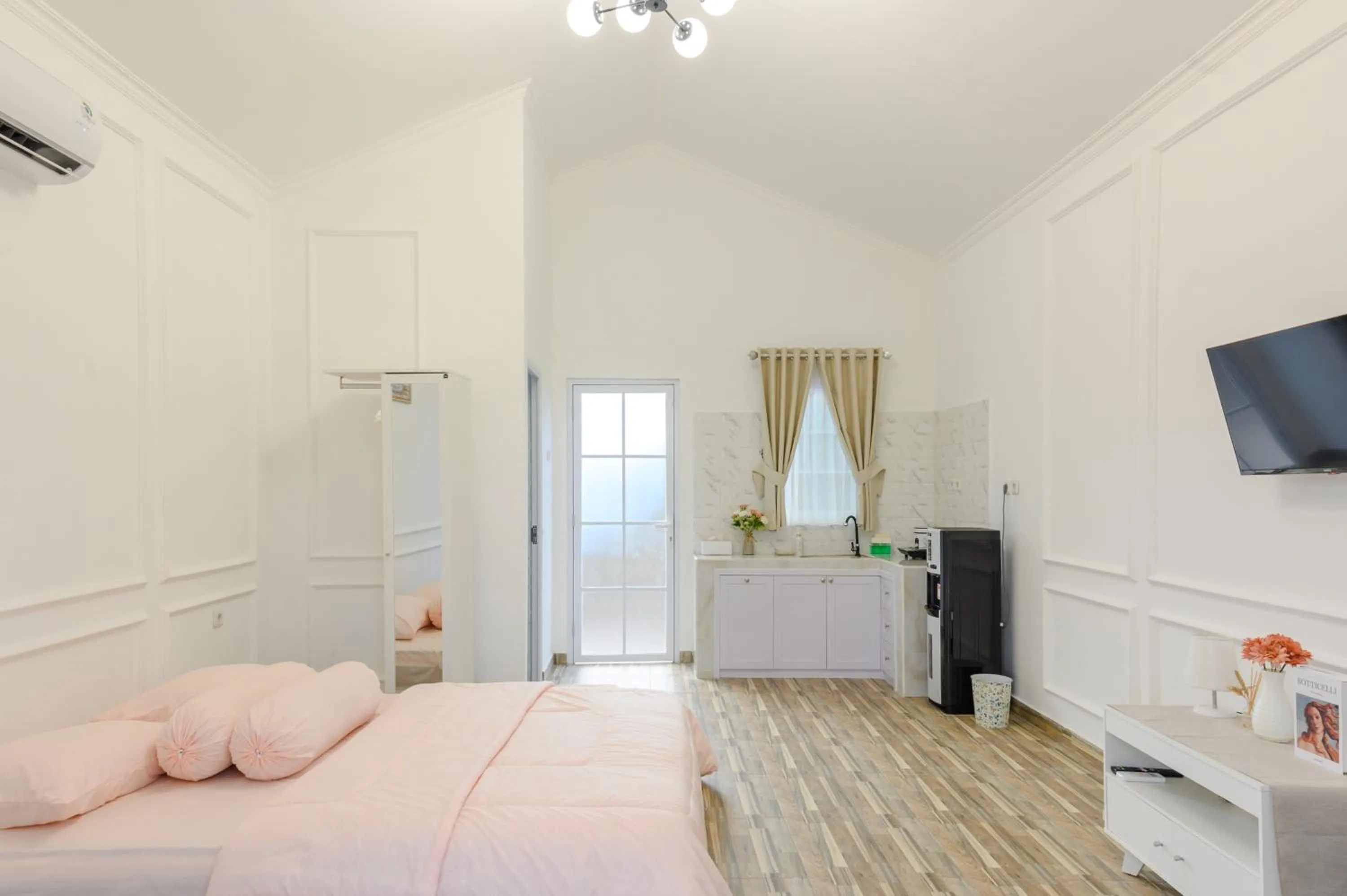 Bed in The Byan House Villa In Belitung