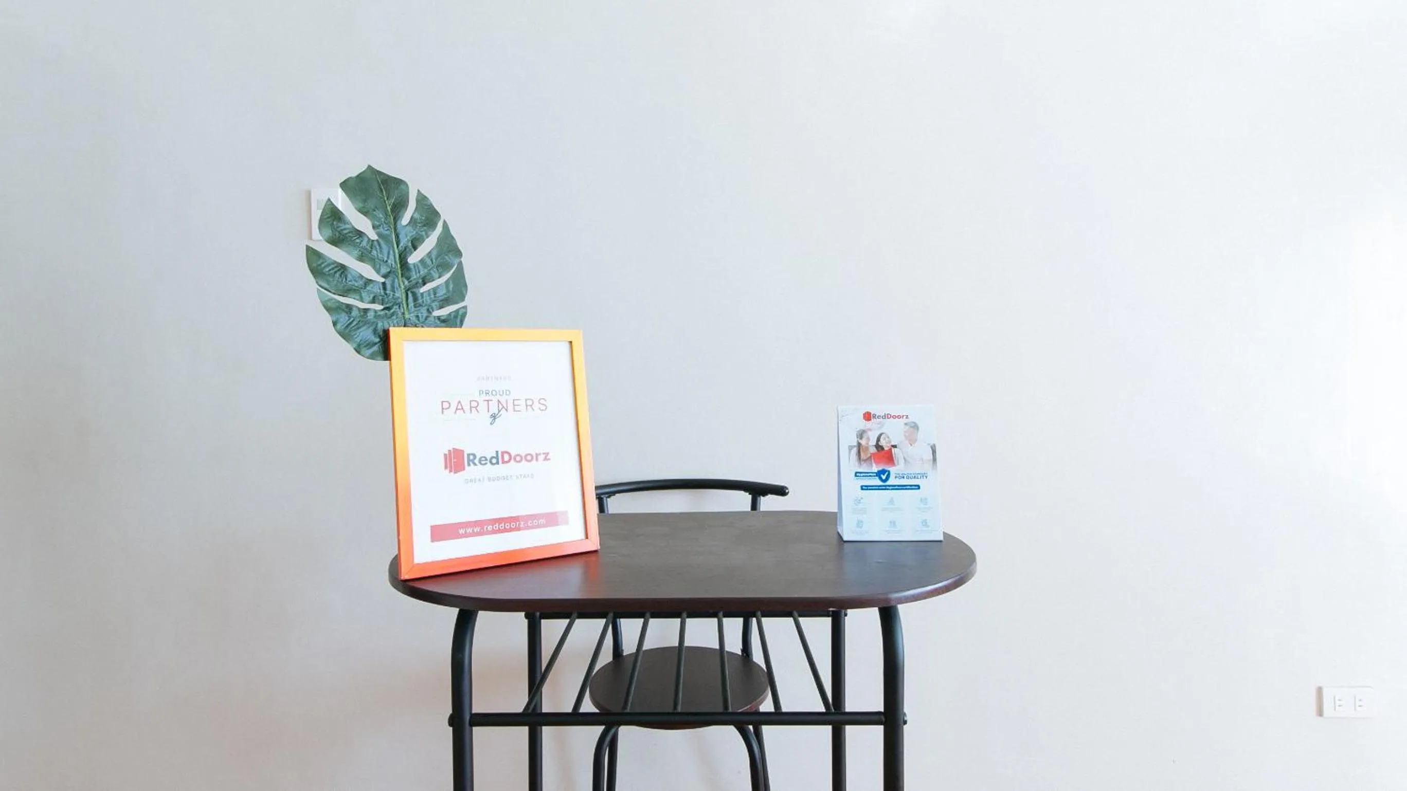 Lobby or reception in Lea Robert Hotel Angeles Pampanga by RedDoorz