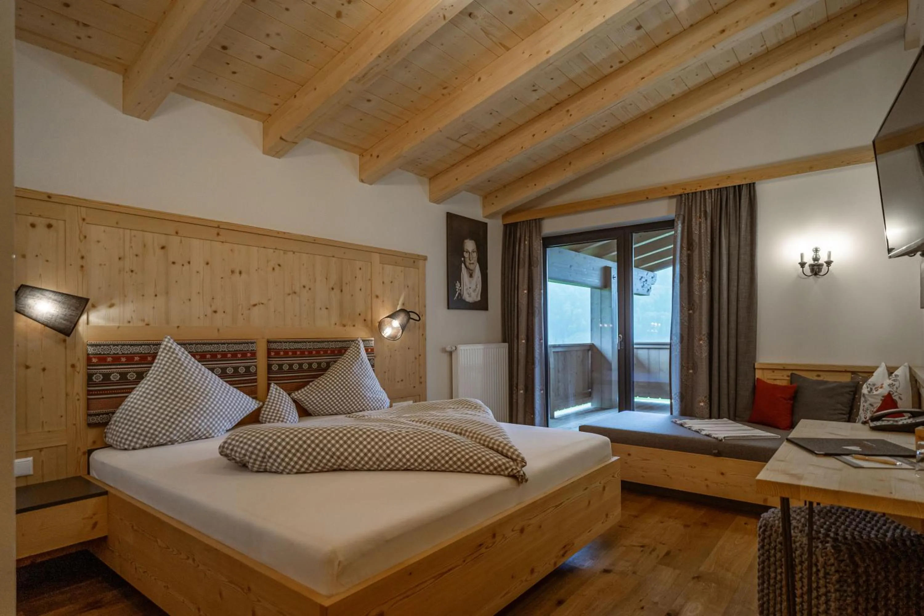 Bed in Hotel Landhaus Tirolerherz