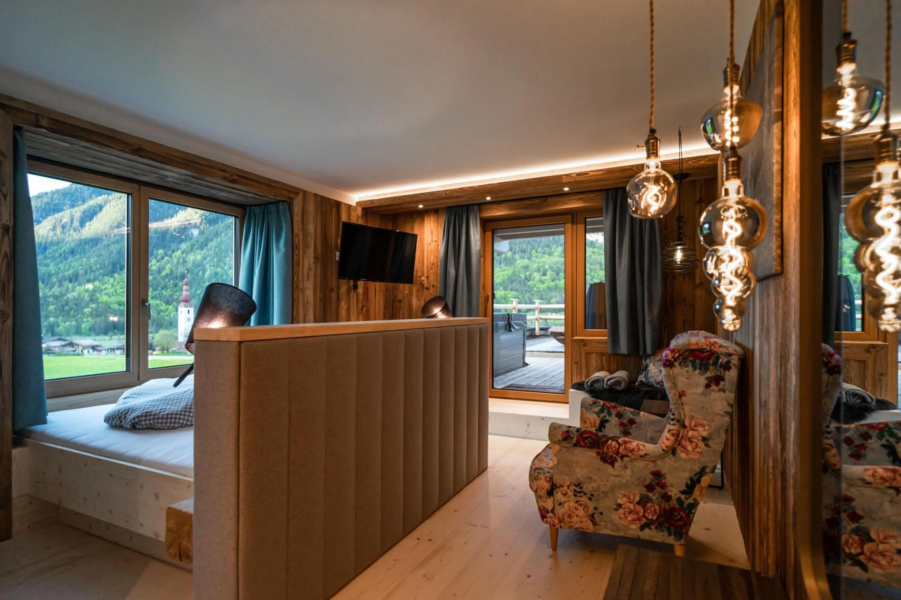 Bed in Hotel Landhaus Tirolerherz