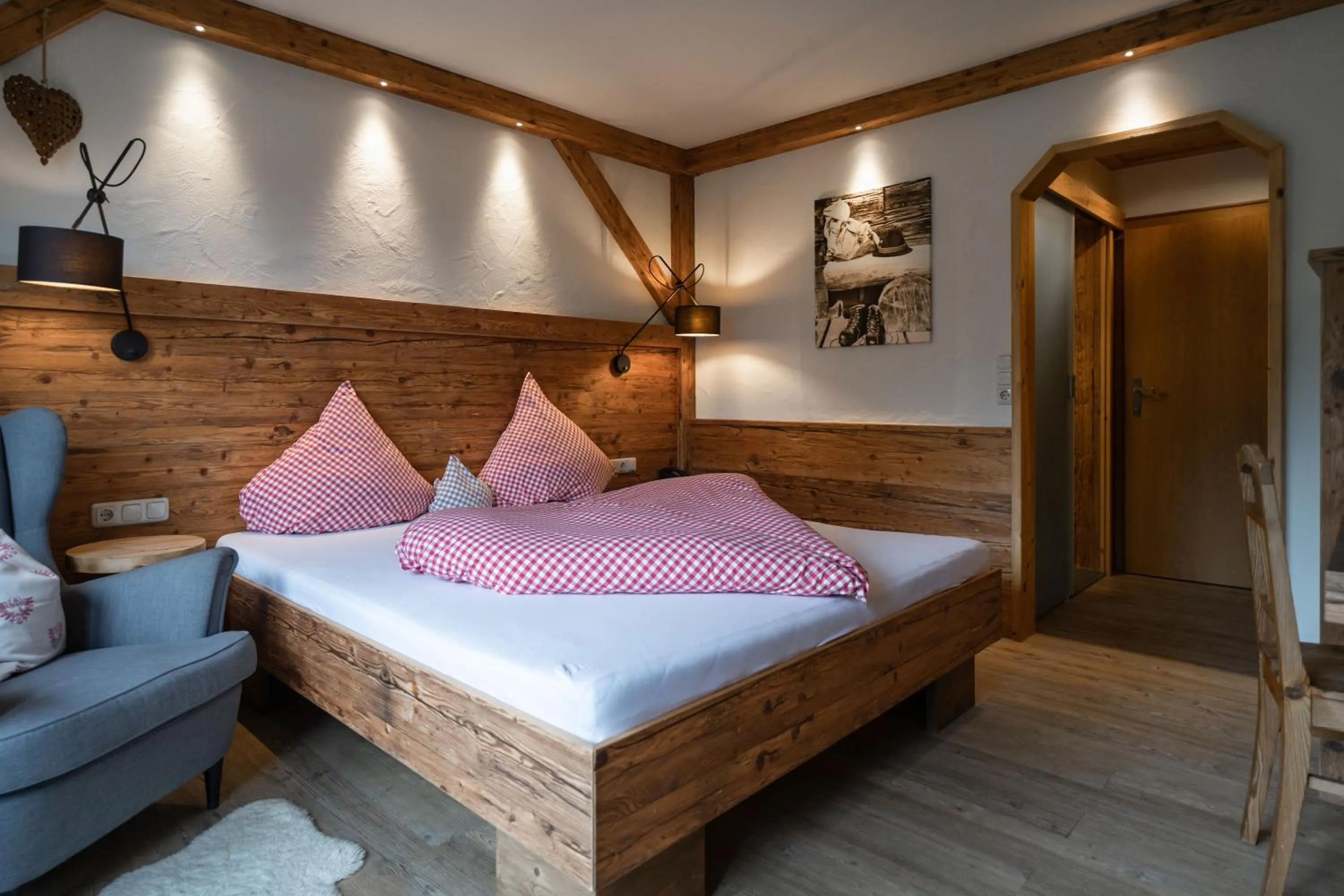 Bed in Hotel Landhaus Tirolerherz