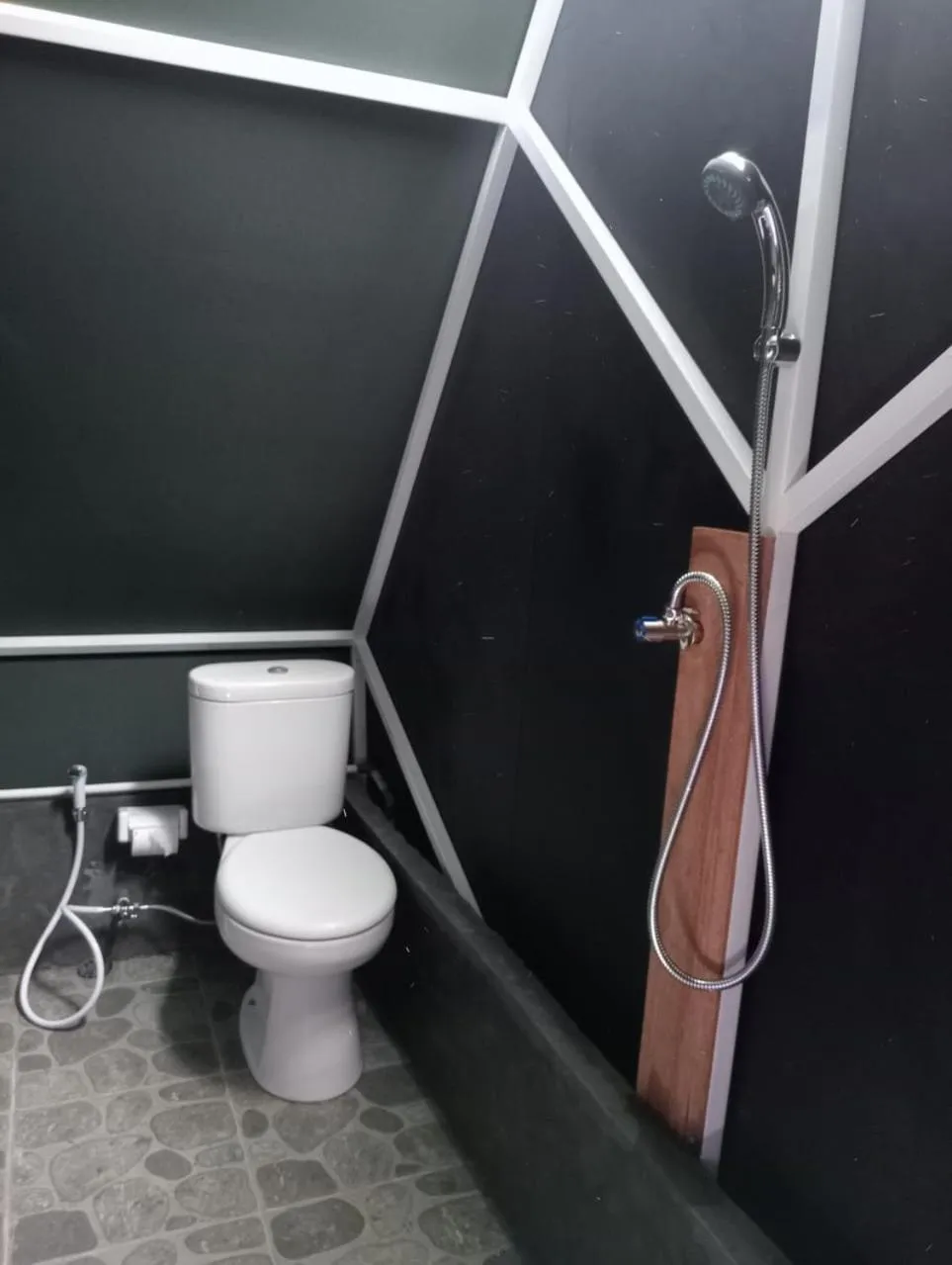 Shower in Popitan Garden Campground & Glamping Bedugul