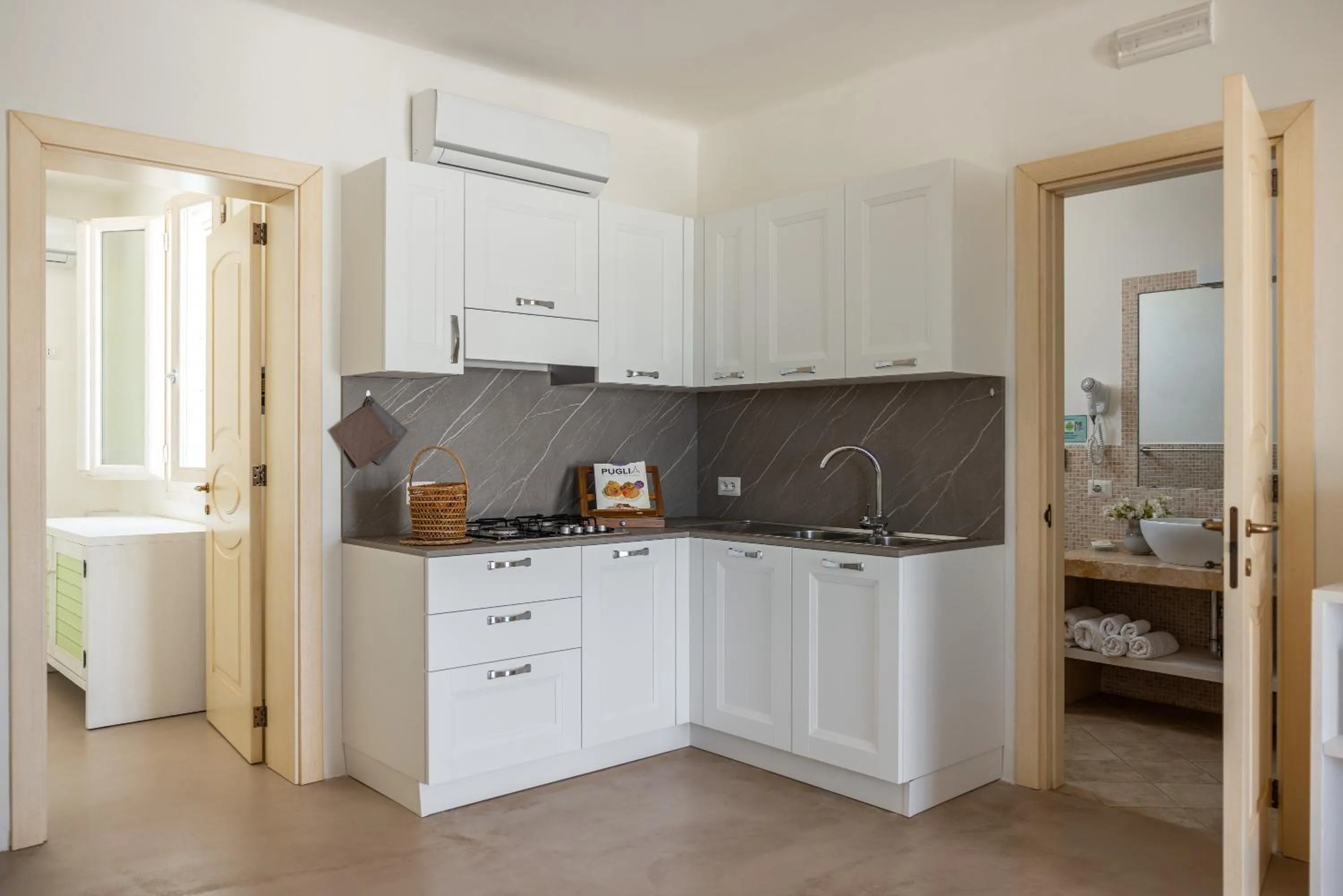 Kitchen or kitchenette in Cava Li Santi Residence a Santa Caterina