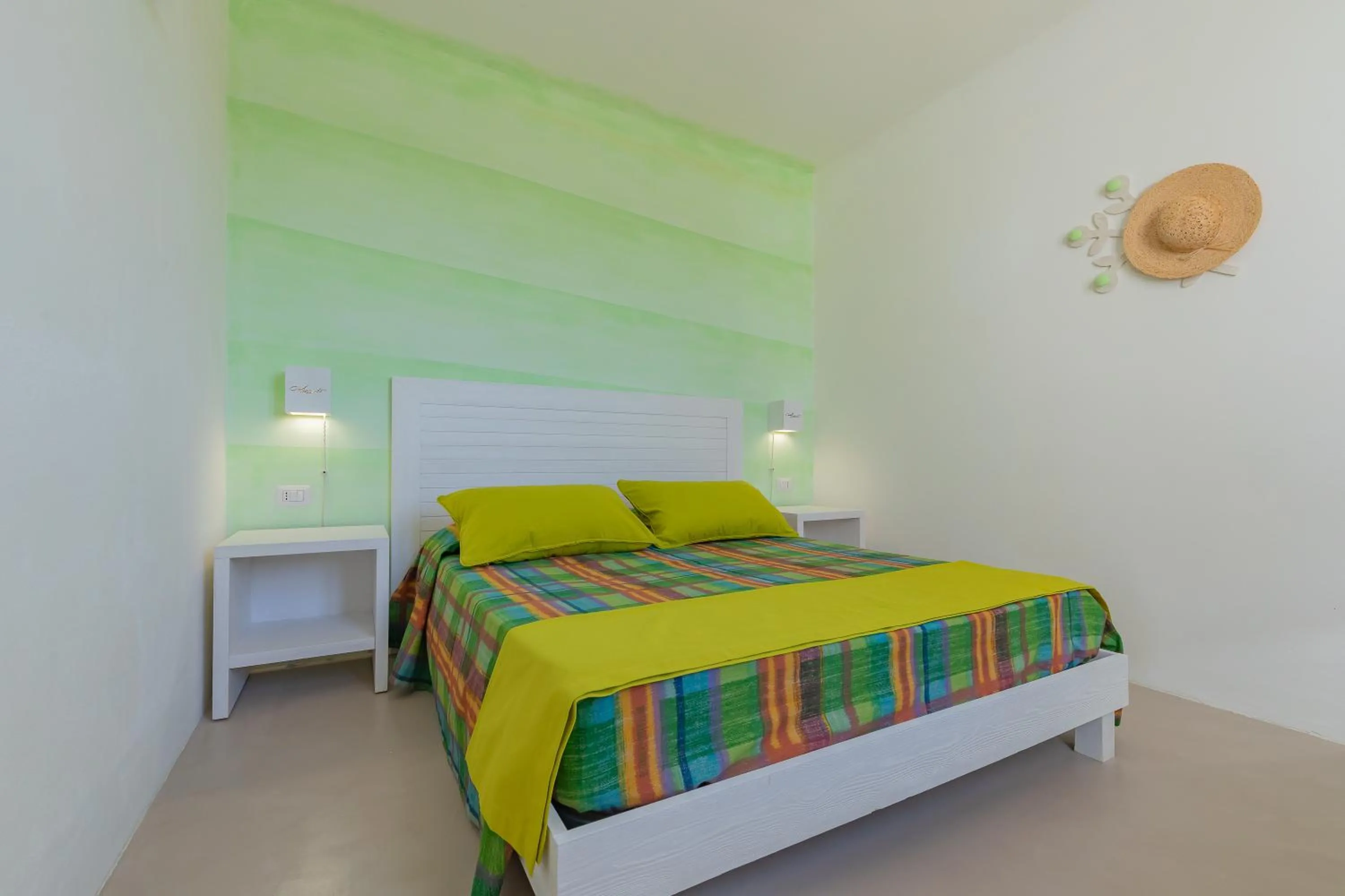 Bedroom, Bed in Cava Li Santi Residence