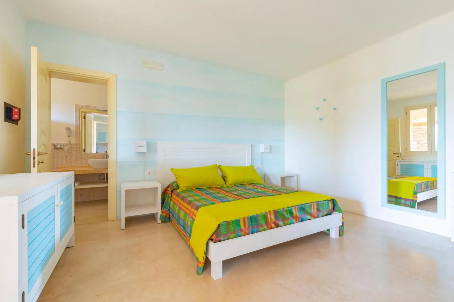 Bedroom, Bed in Cava Li Santi Residence