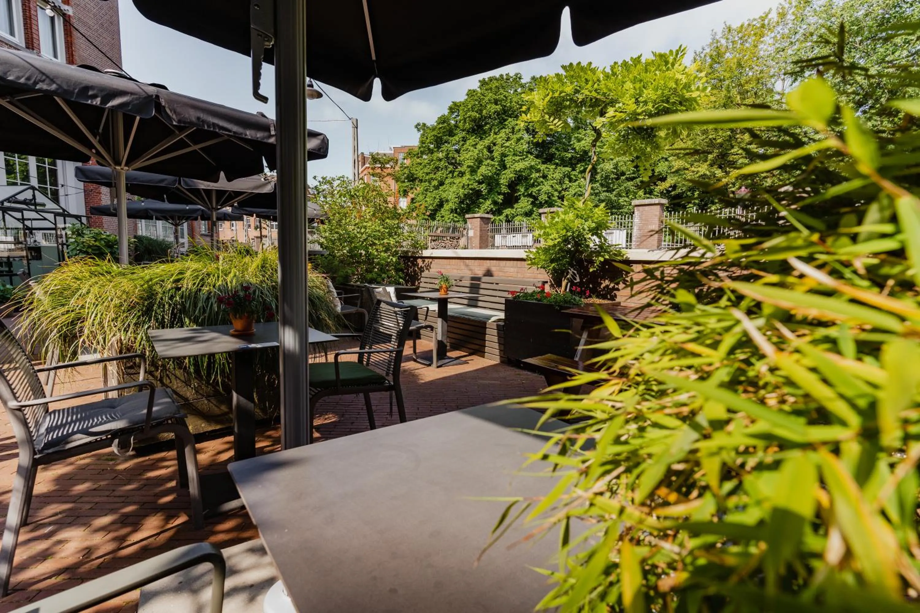 Patio in Hotel De Hallen