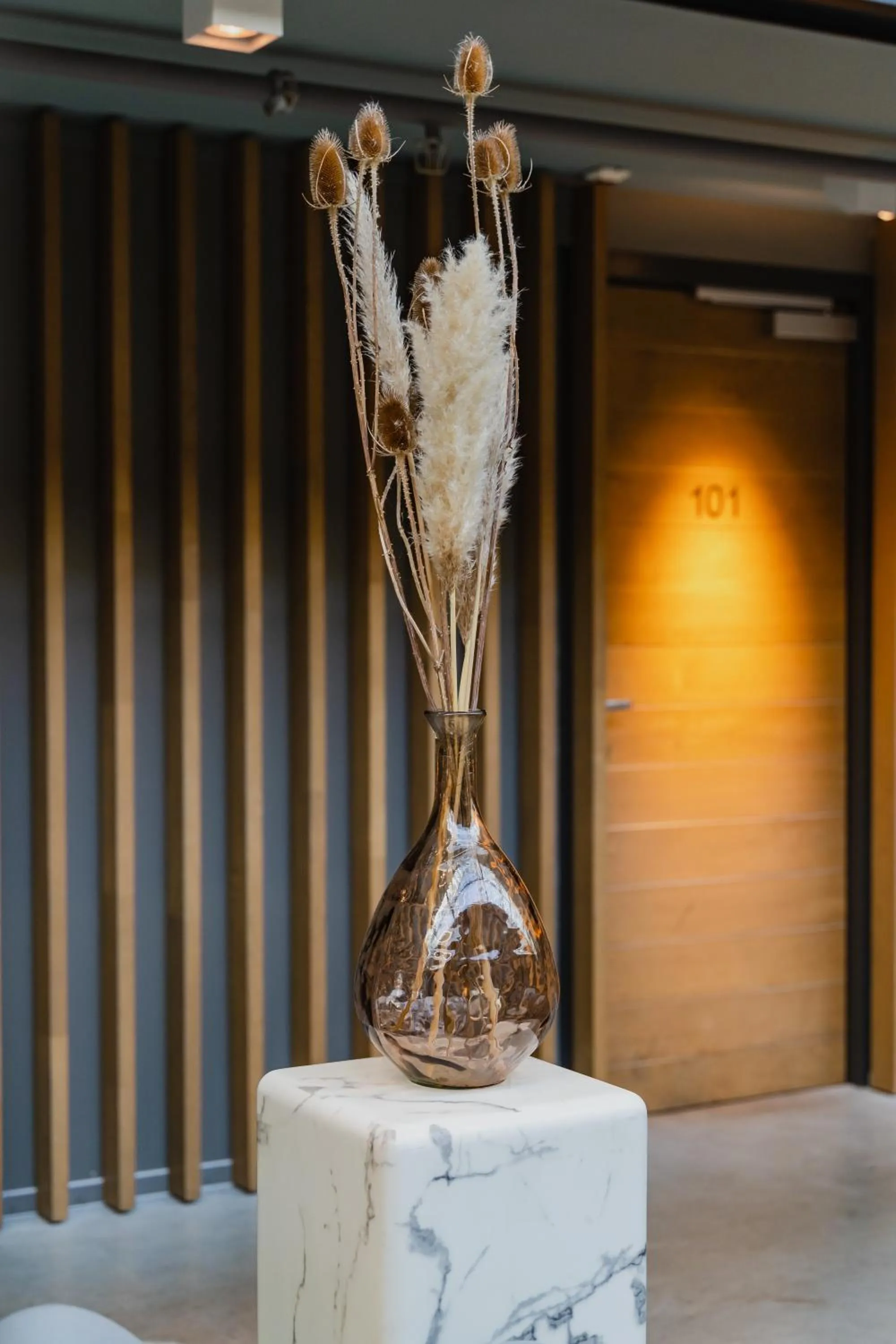 Decorative detail in Hotel De Hallen