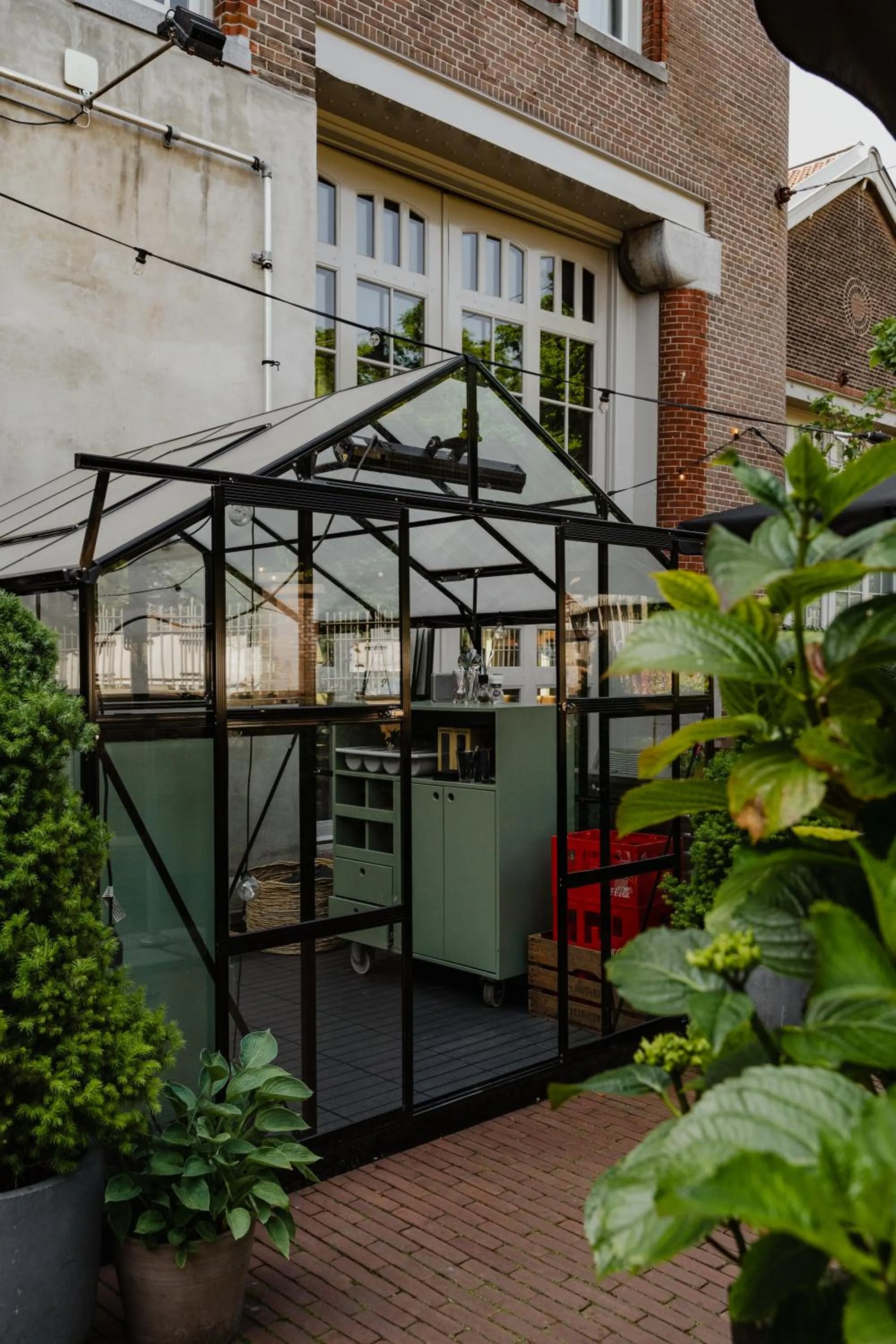 Property building in Hotel De Hallen