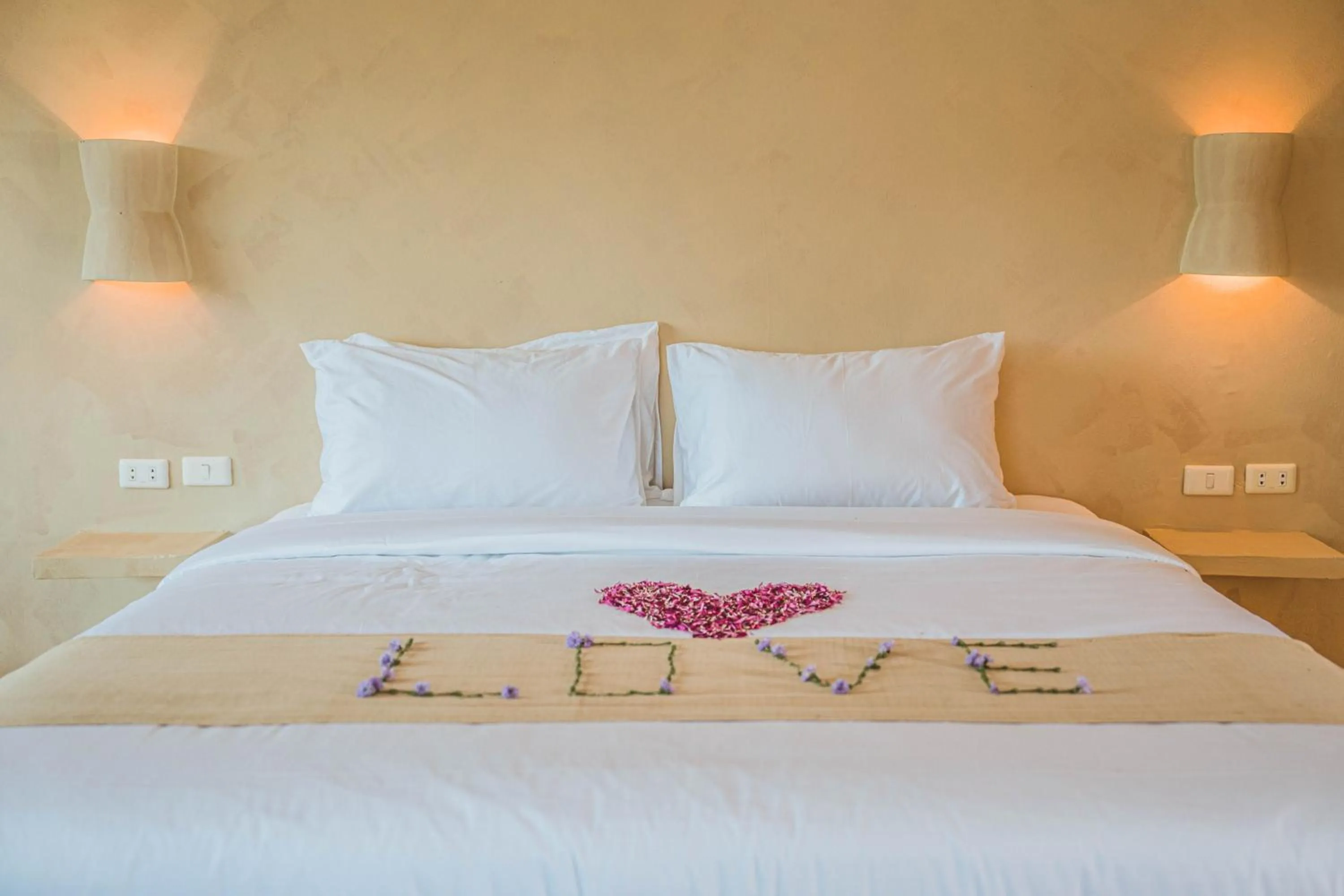 Bed in Rustic and Blue Getaway