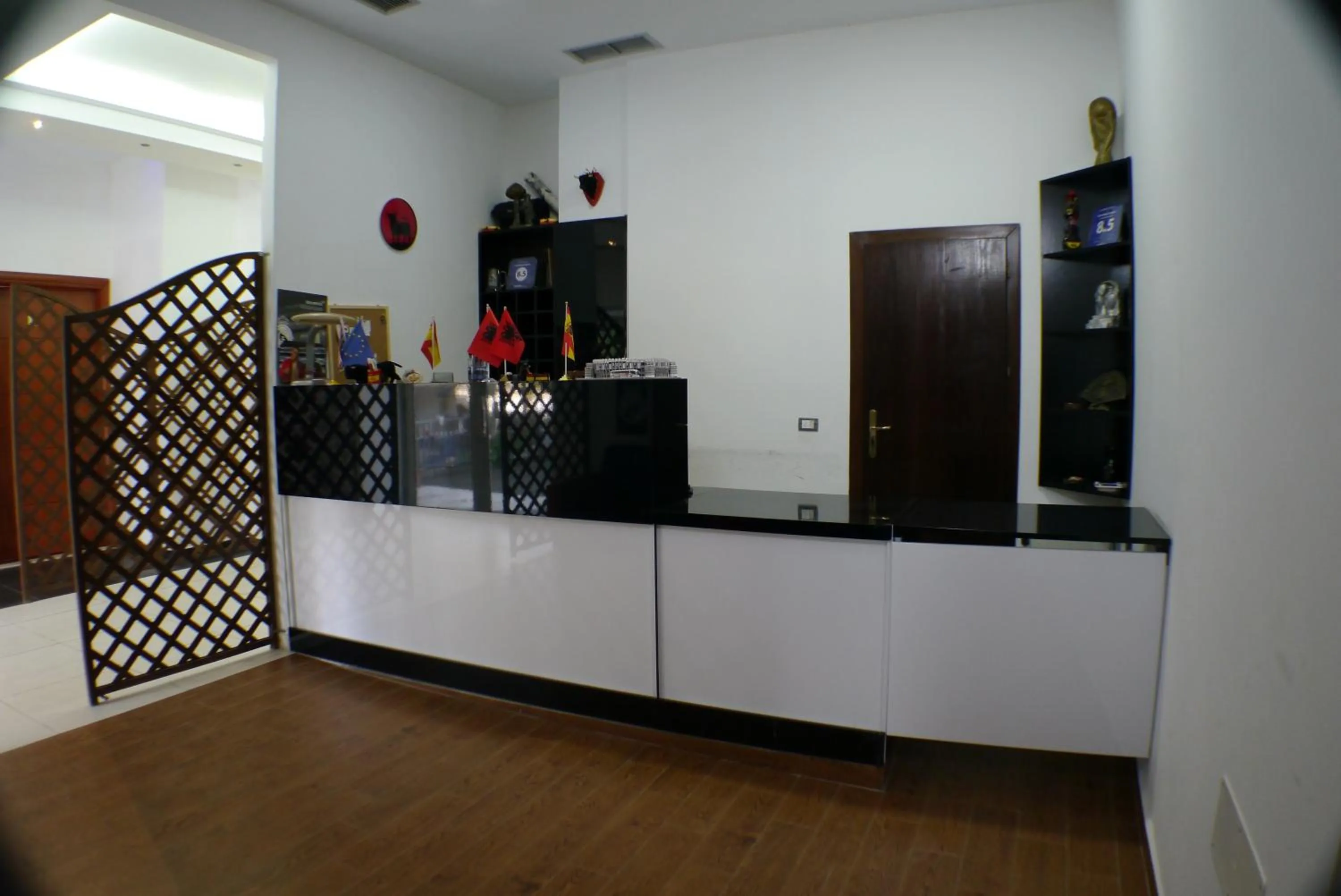 Facade/entrance in Espana aparthotel