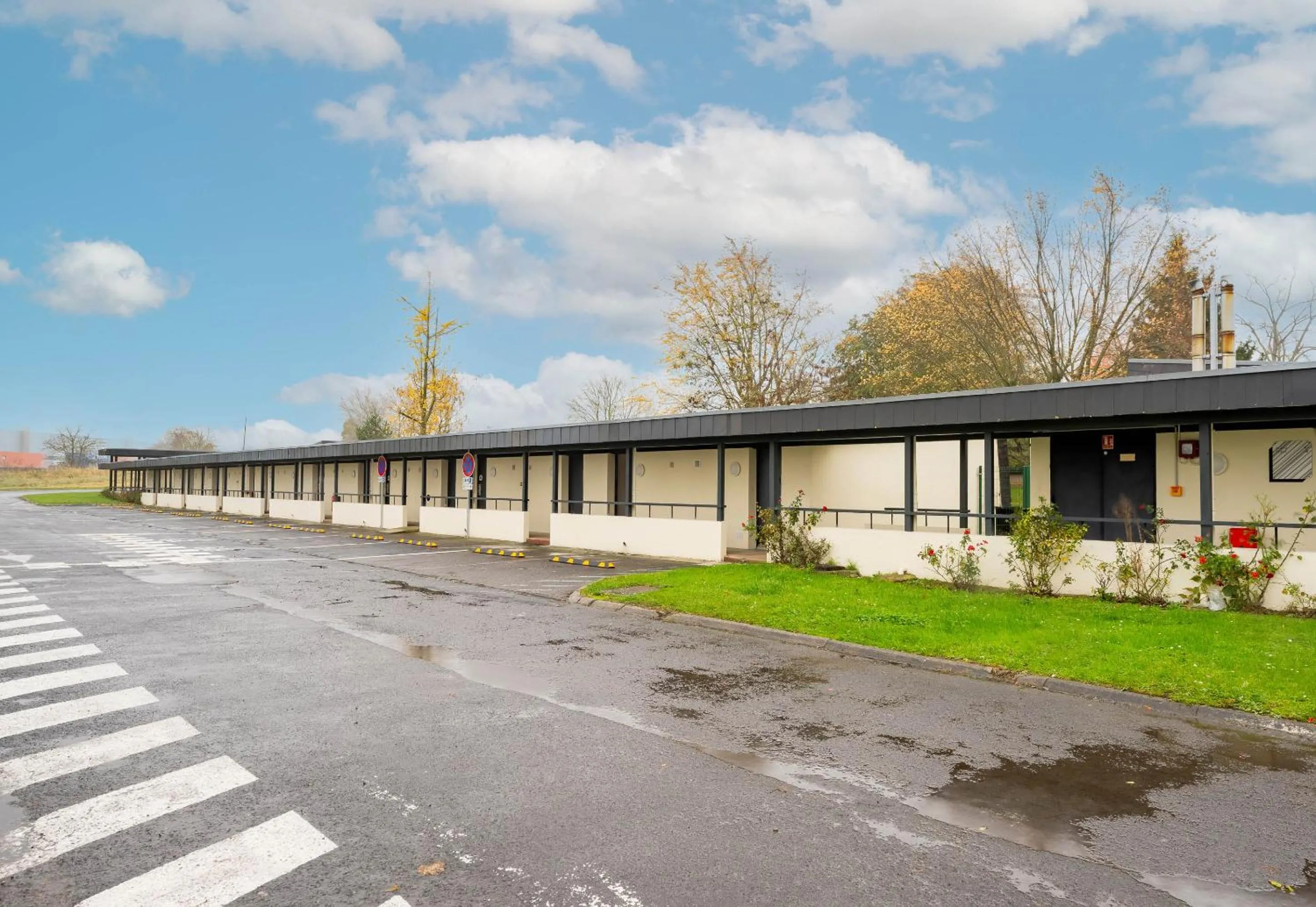 Property building in B&B HOTEL Valenciennes Sud 3 étoiles