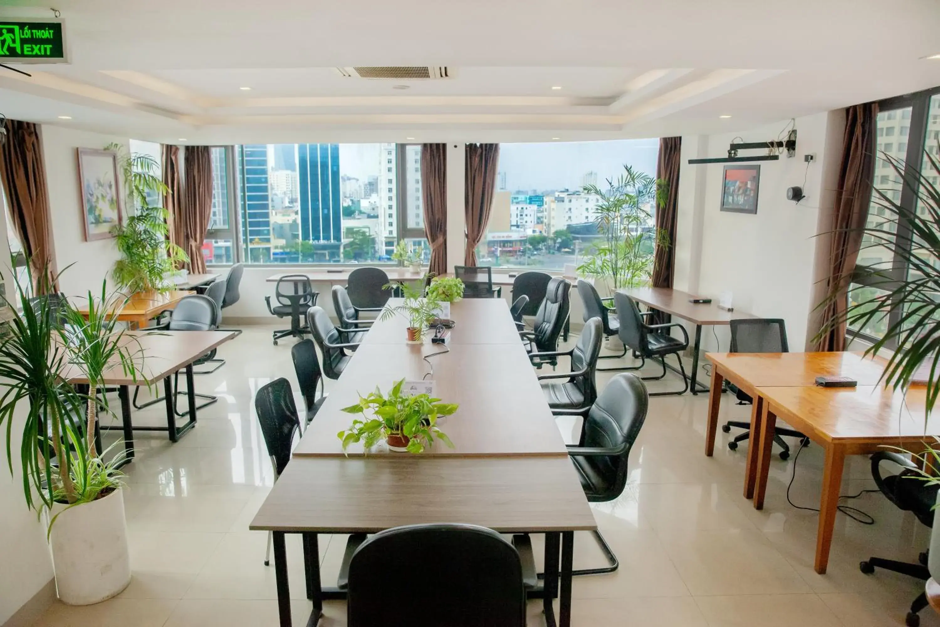 Property building in Waikiki Beach Hotel Da Nang Property building in Waikiki Beach Hotel Da Nang