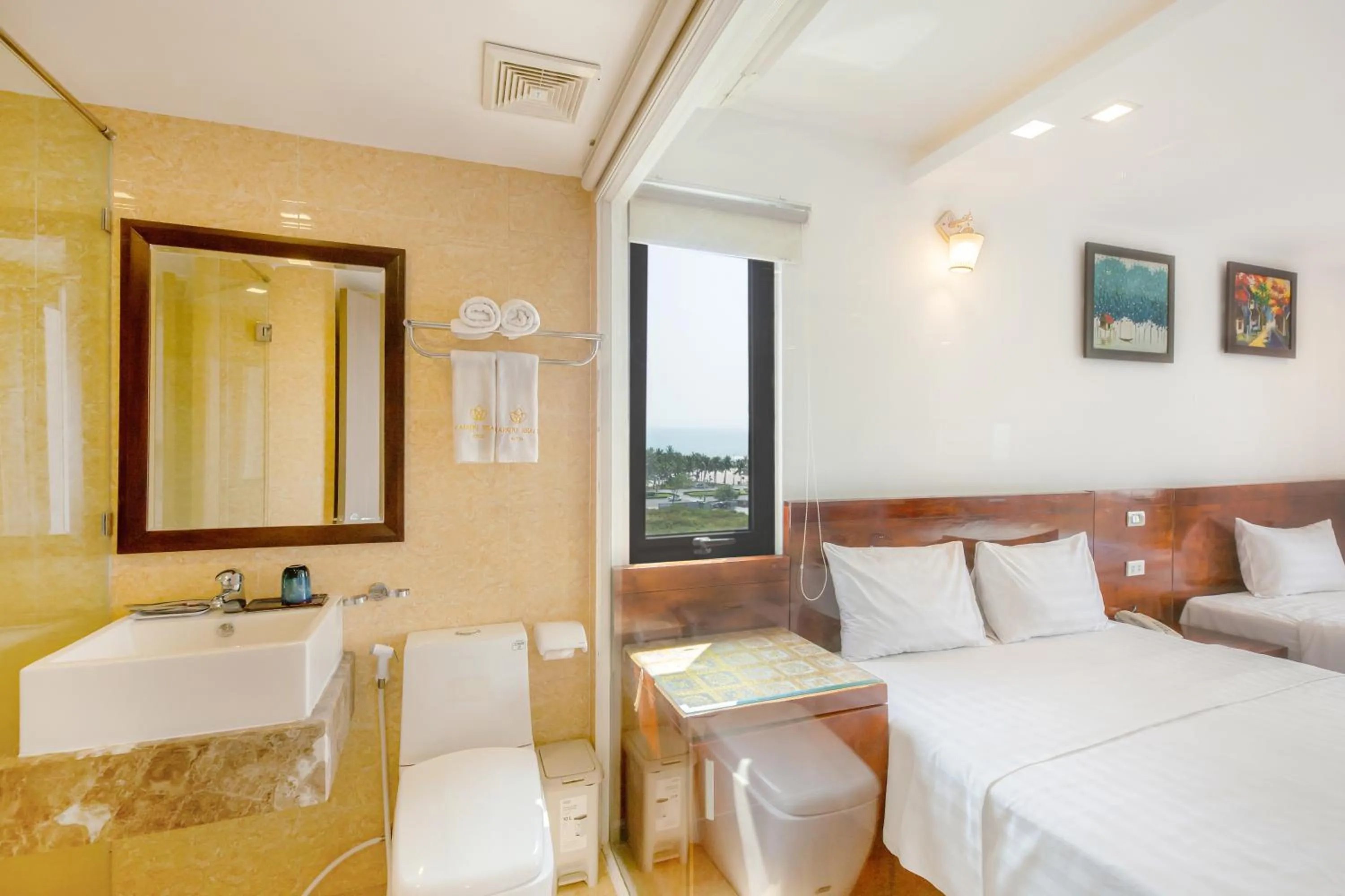 Shower, Bed in Waikiki Beach Hotel Da Nang