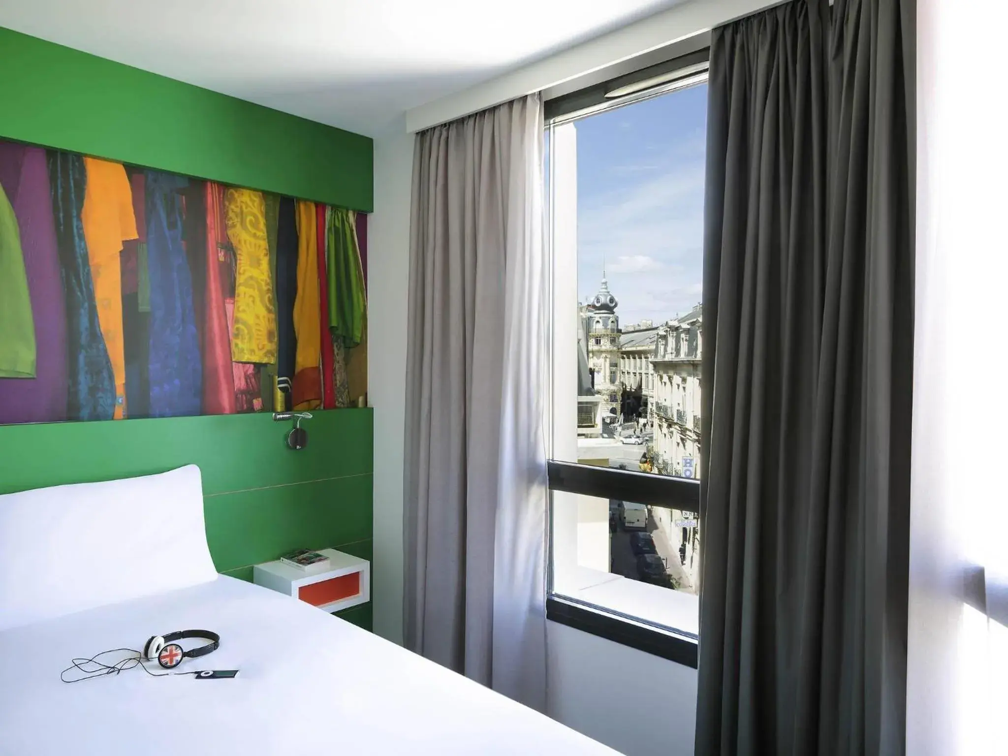 Bedroom, Bed in ibis Styles Montpellier Centre Comedie Bedroom, Bed in ibis Styles Montpellier Centre Comedie