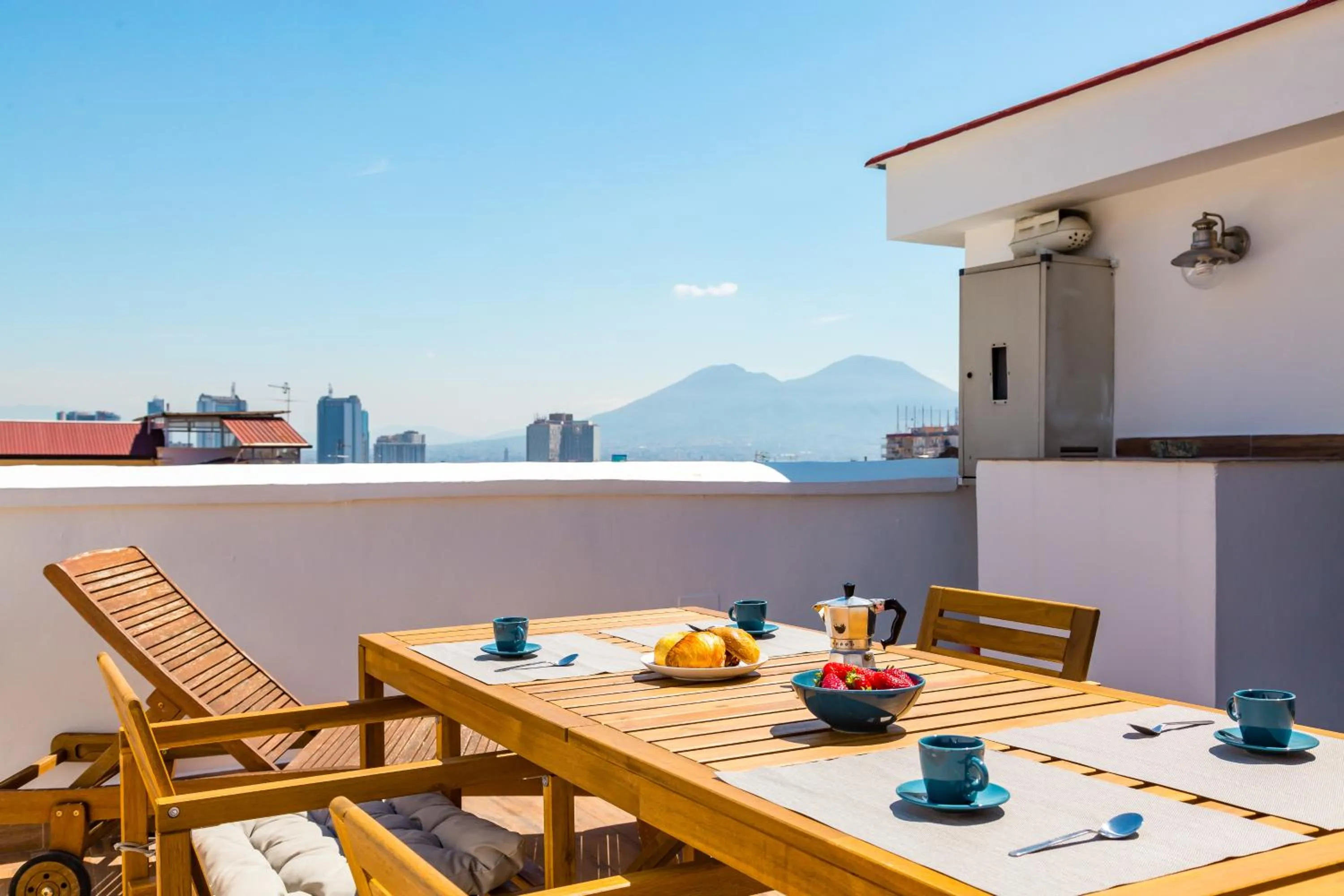 Viewsuvio Terrace at historical center by Napoliapartments