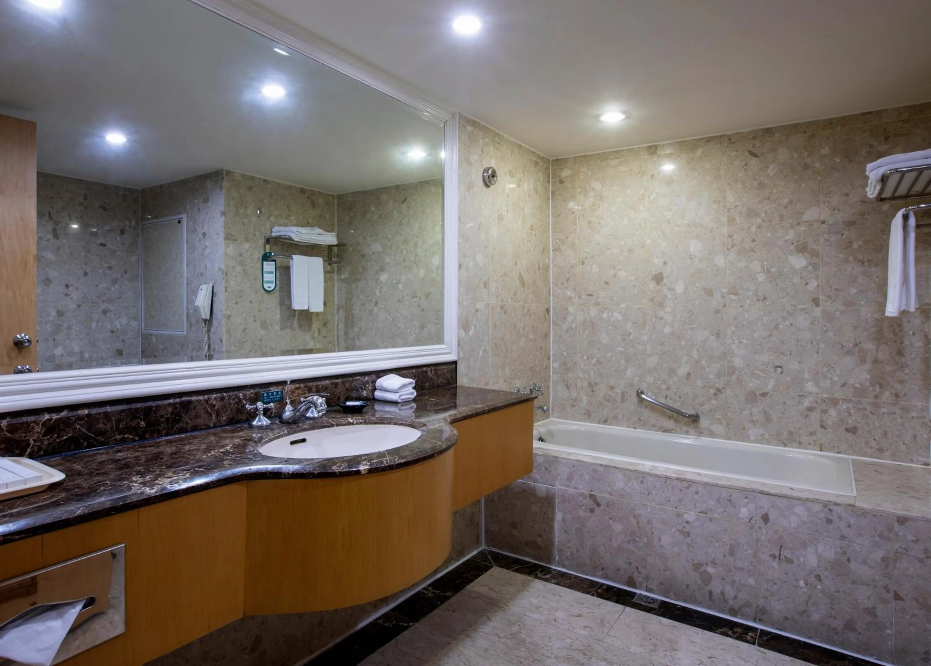 Bathroom in The Carlton Hotel Hsinchu
