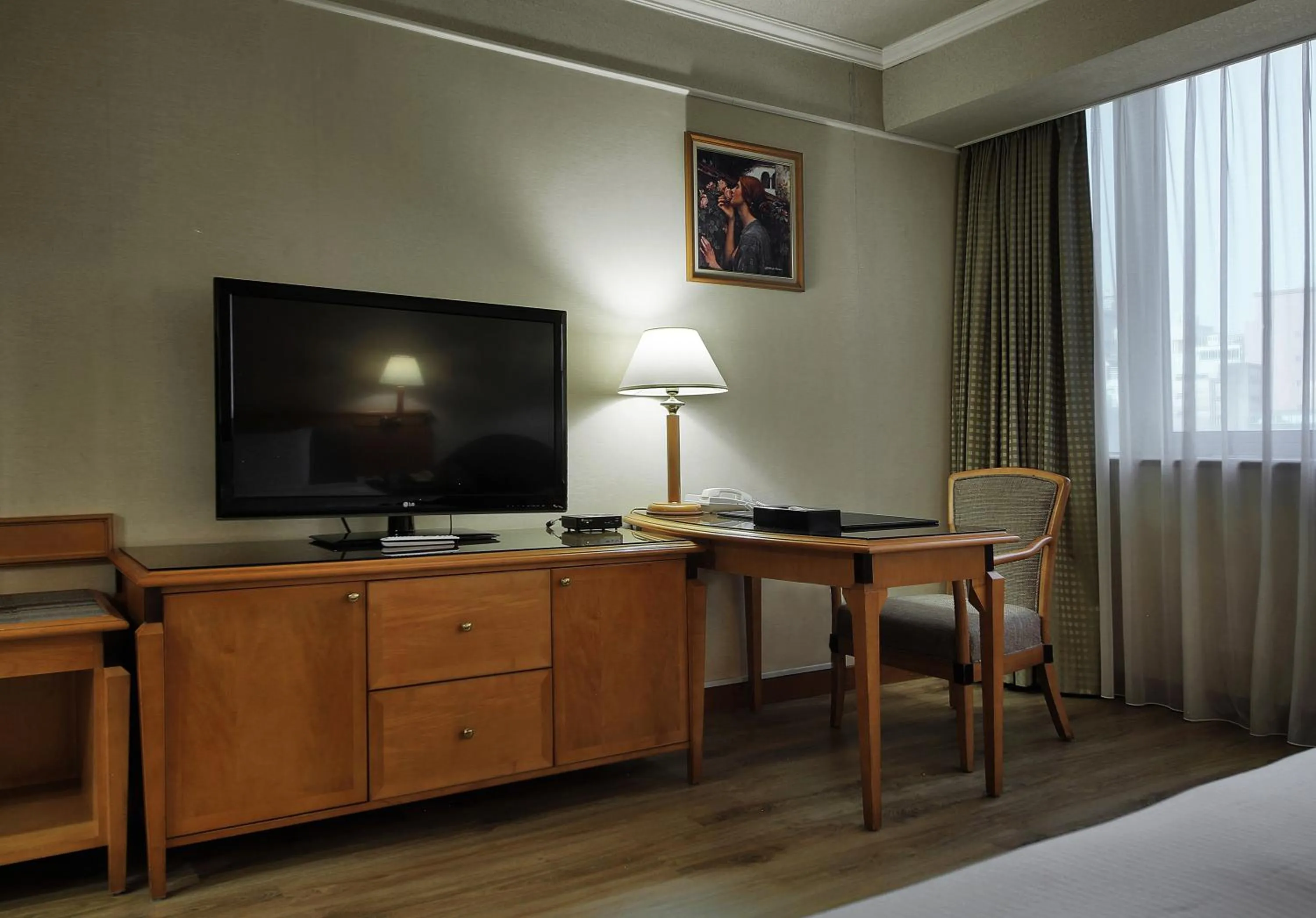 TV and multimedia, Bed in The Carlton Hotel Hsinchu