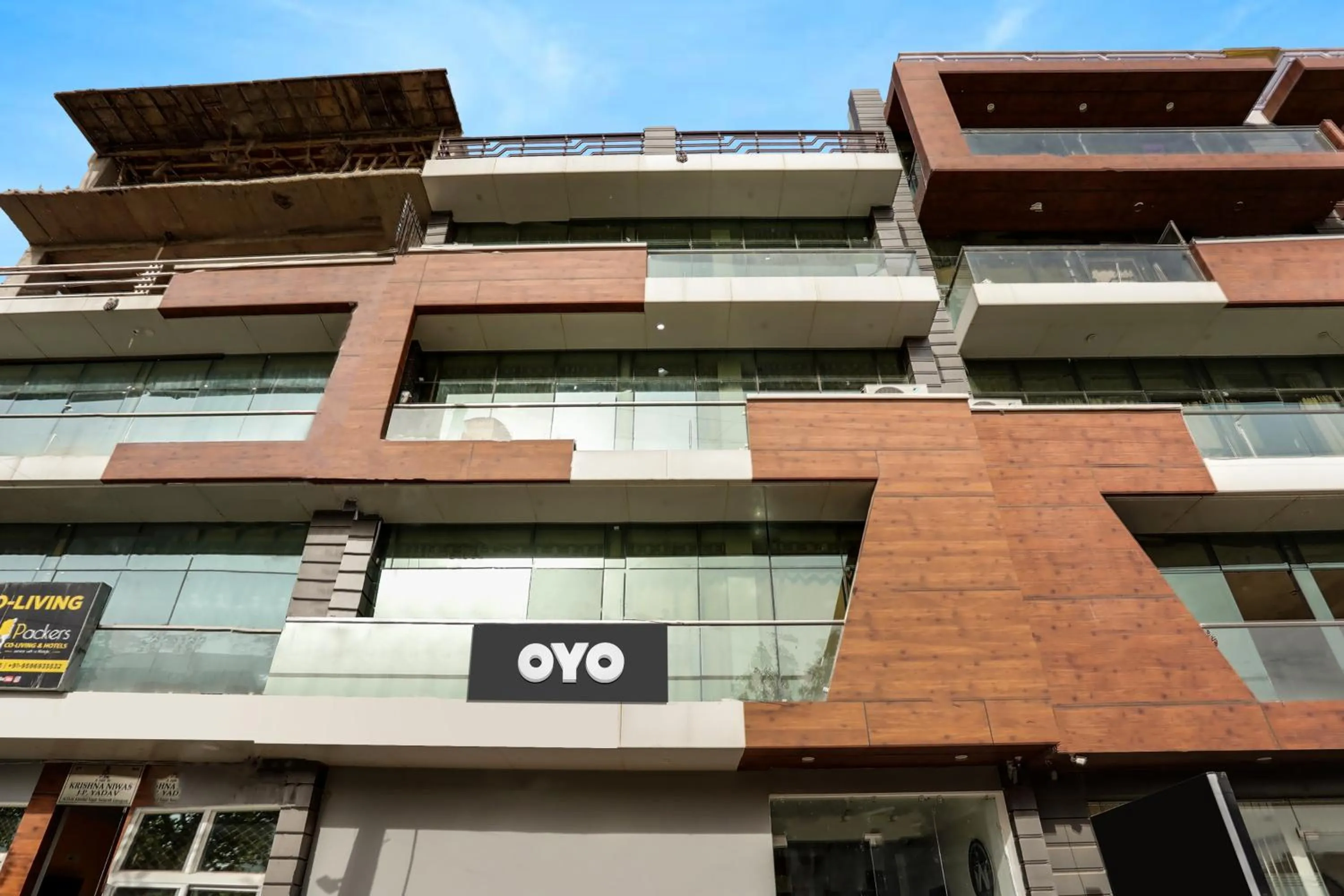 Facade/entrance in Hotel Midtown