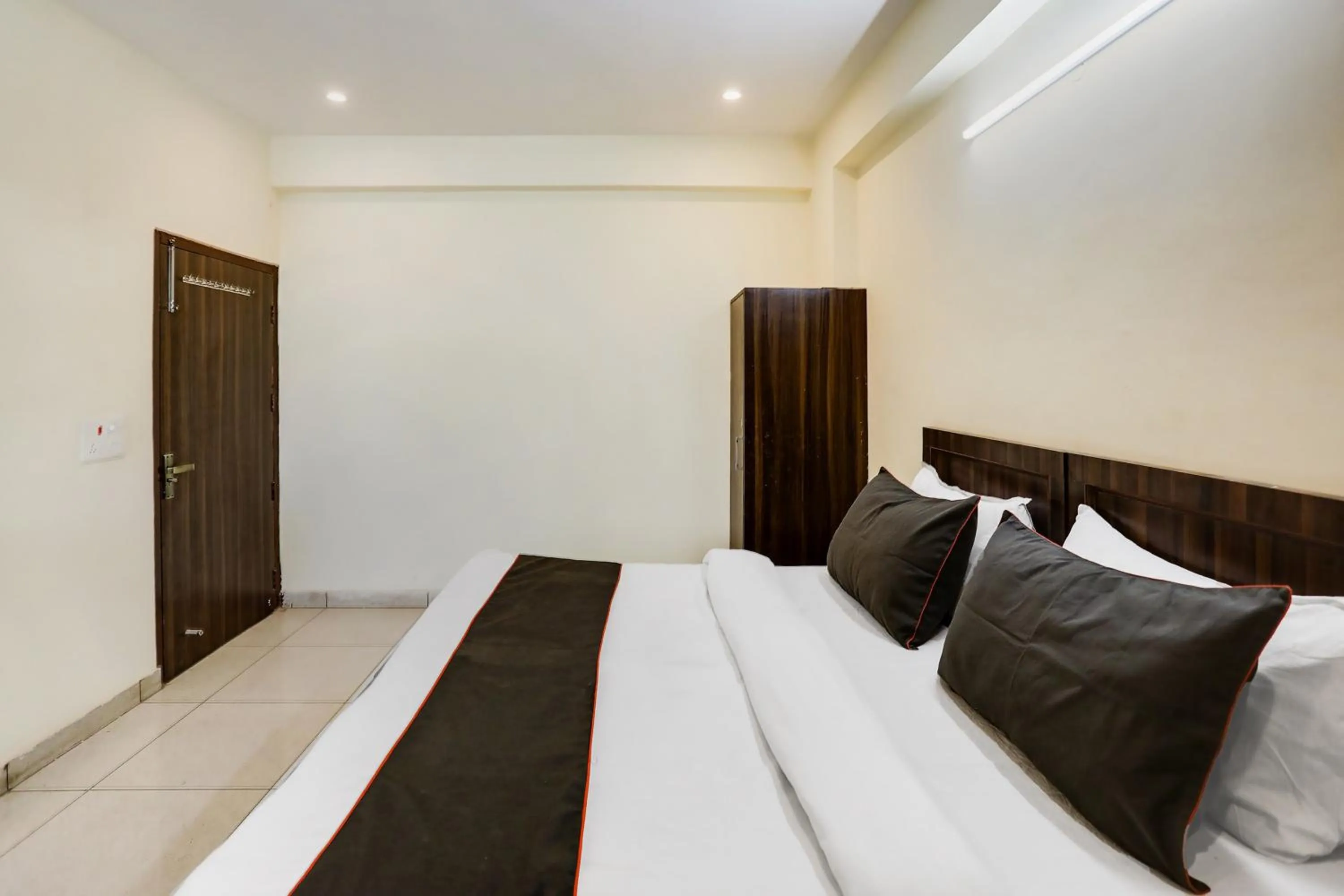 Bedroom, Bed in Hotel Midtown