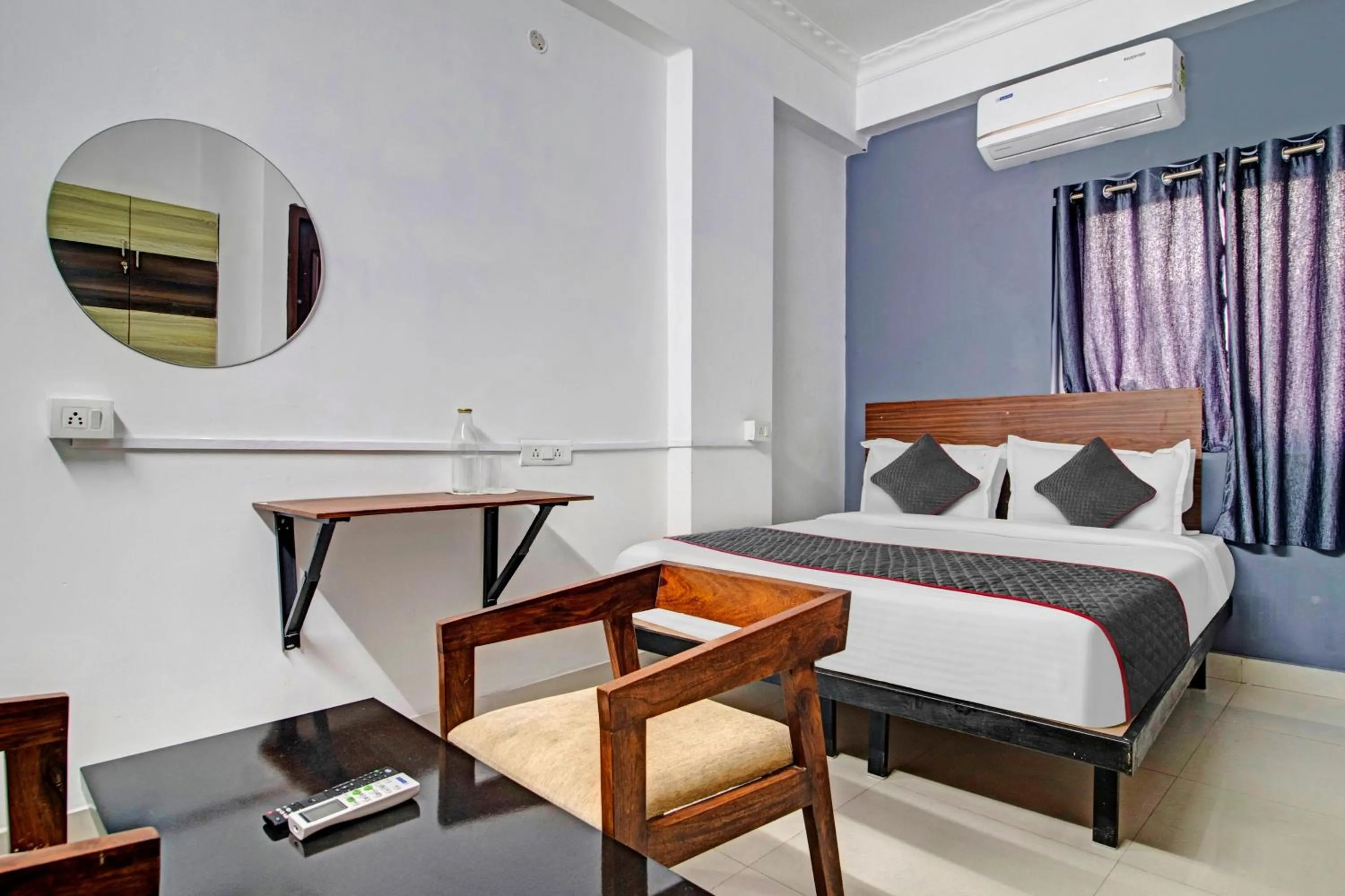 Bedroom, Bed in Hotel O Sunrise