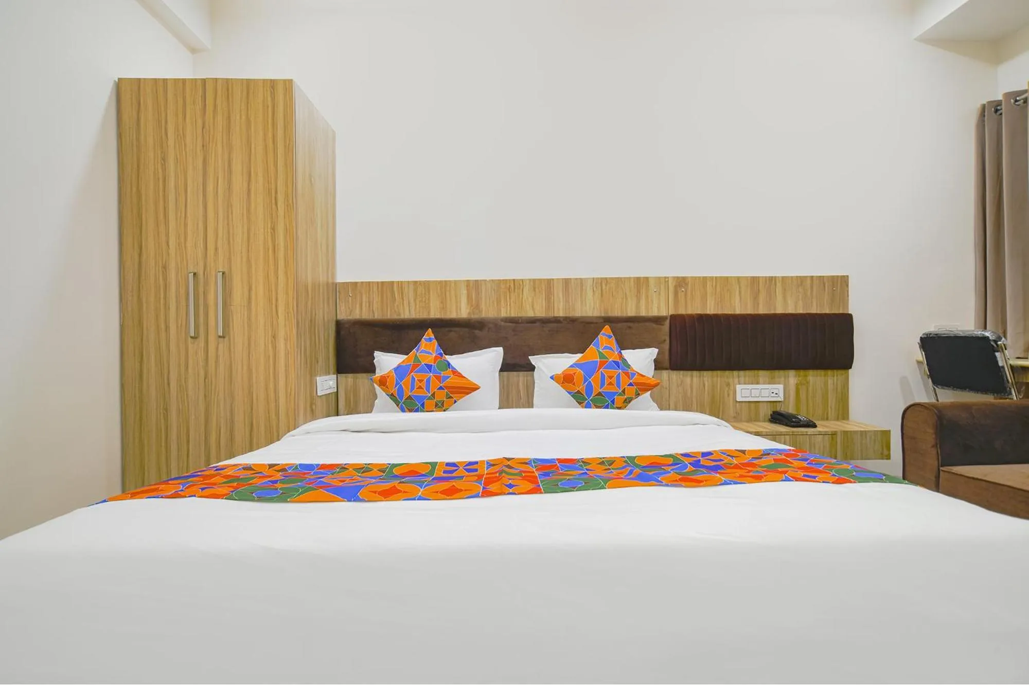Bed in FabHotel Suraj Kunj