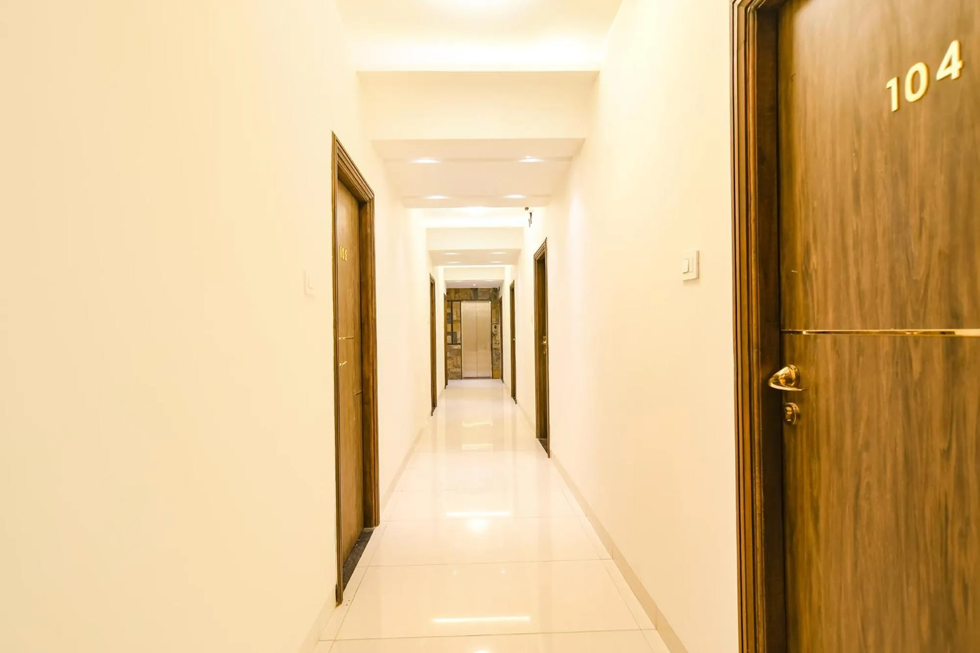 Lobby or reception in FabHotel Suraj Kunj