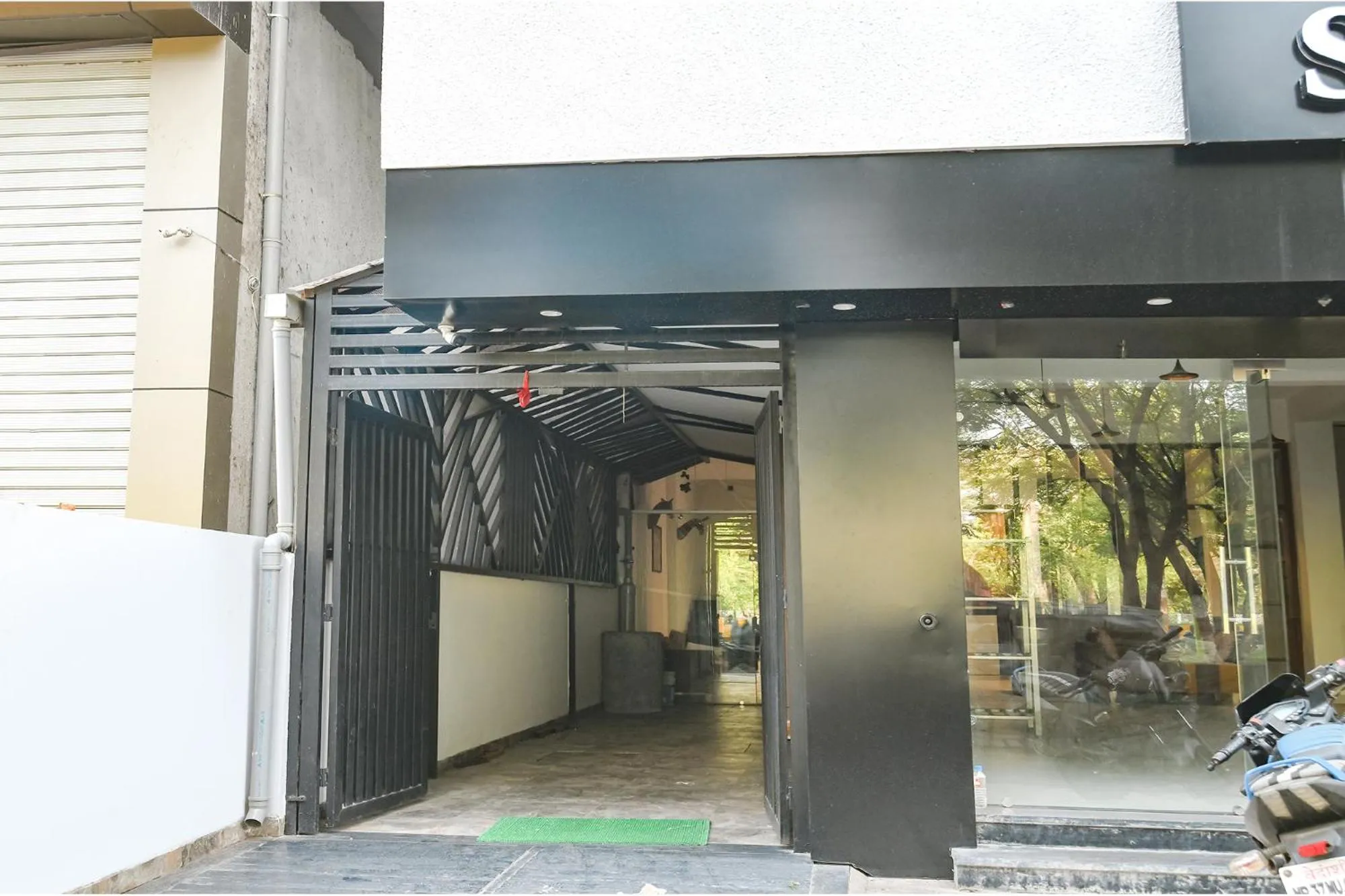 Property building in FabHotel Suraj Kunj