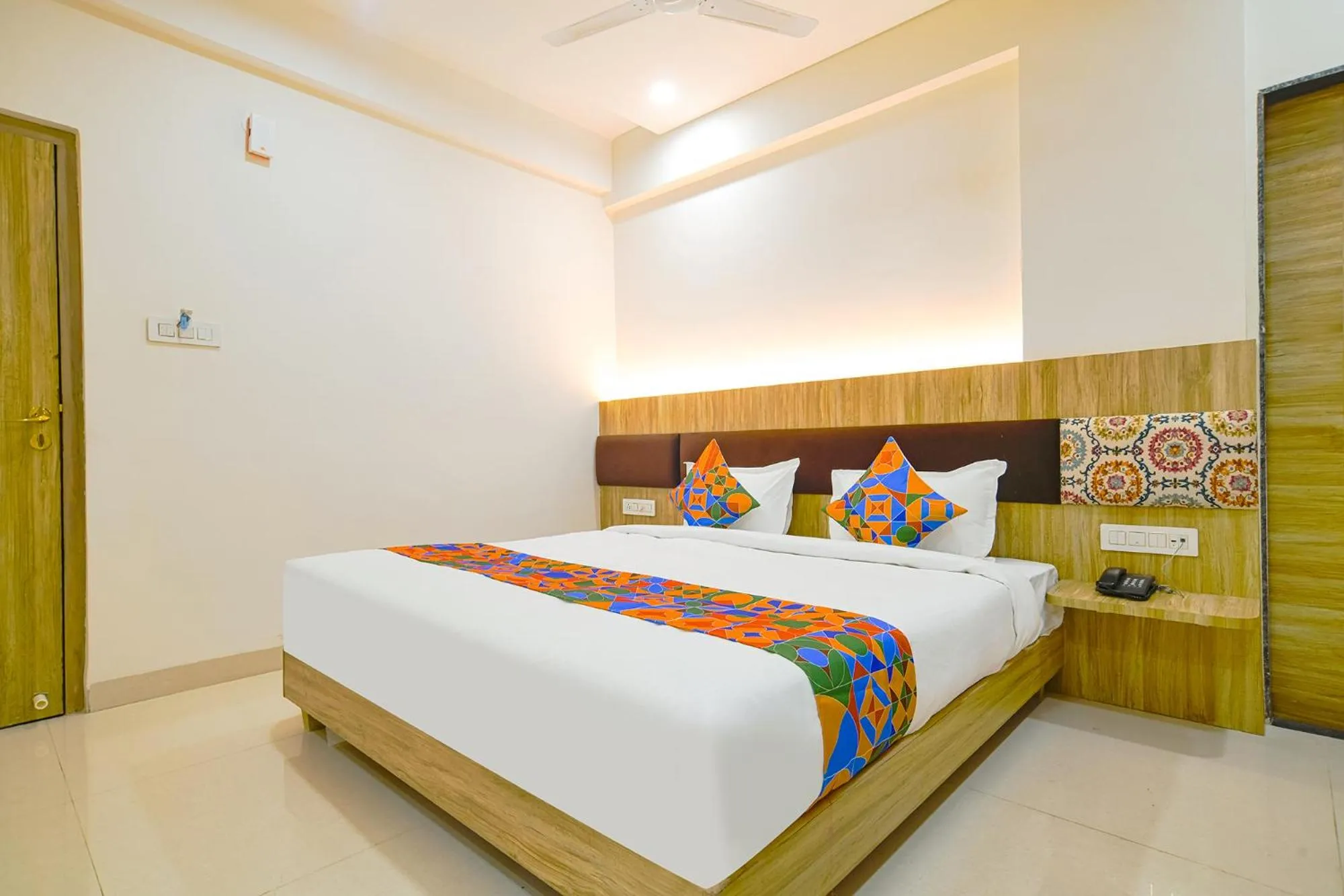 Bed in FabHotel Suraj Kunj