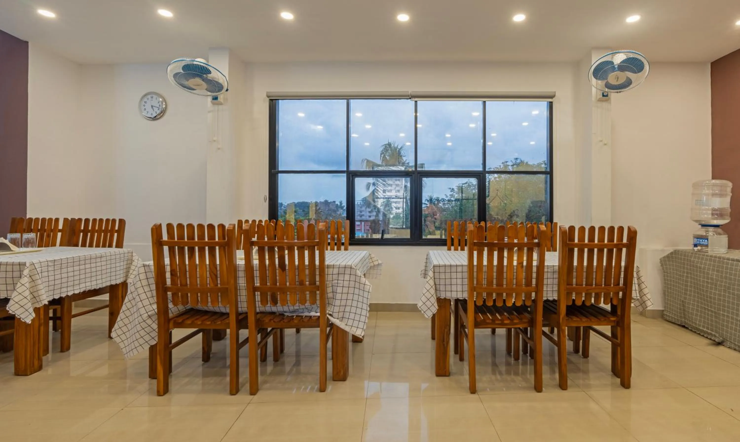 Dining area in Treebo JP Residency