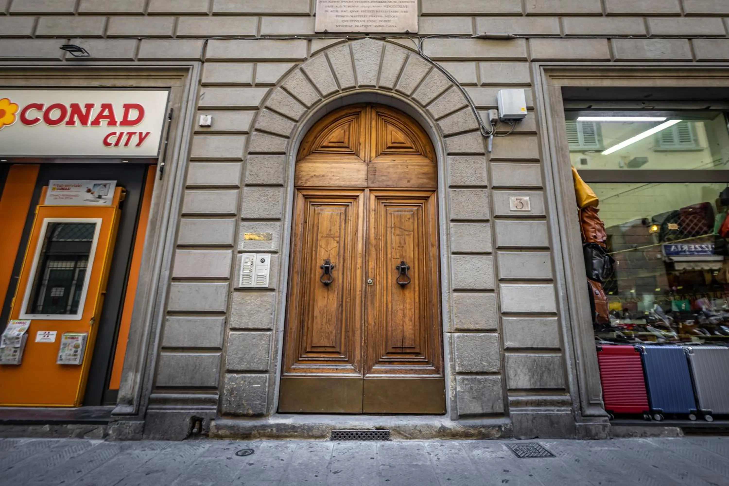 Property building in Dei Medici Palace