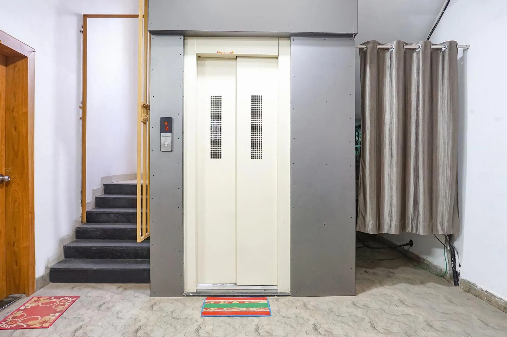 Lobby or reception in FabHotel The White House Inn - EON IT Park