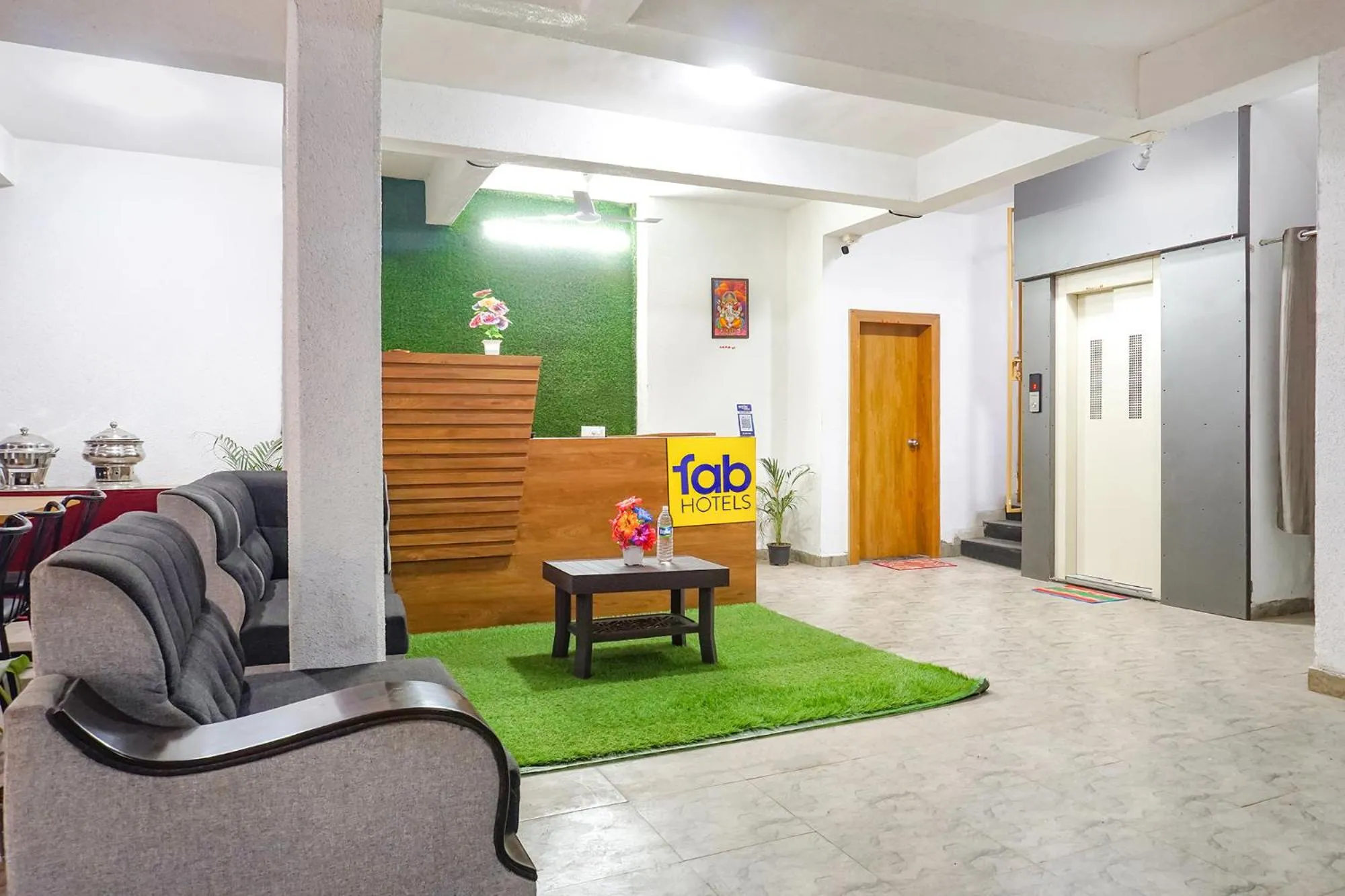 Lobby or reception in FabHotel The White House Inn - EON IT Park