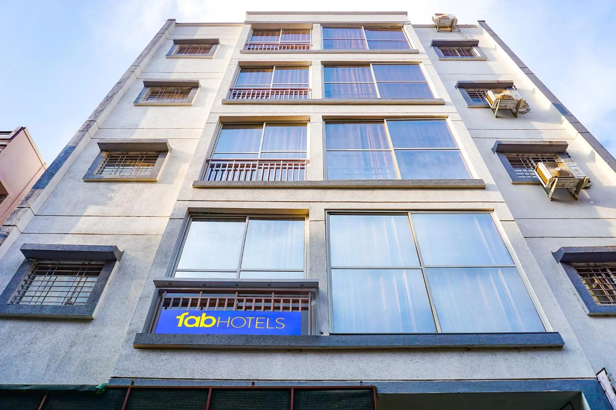 FabHotel The White House Inn - EON IT Park