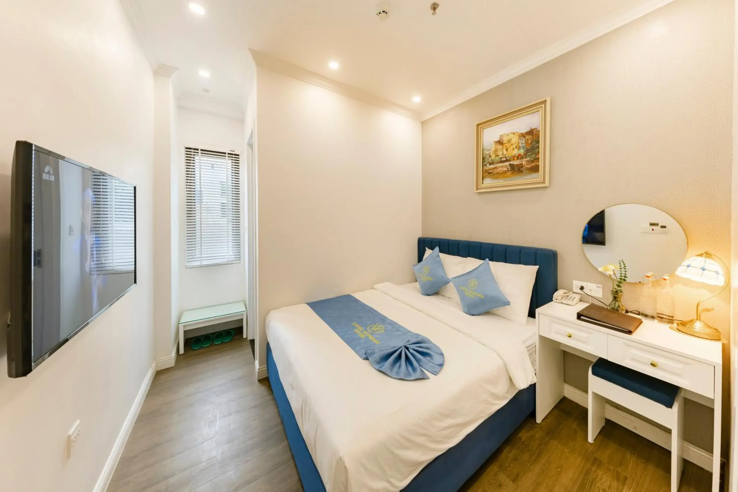 Photo of the whole room, Bed in Cat Ba Wonder Hotel Photo of the whole room, Bed in Cat Ba Wonder Hotel