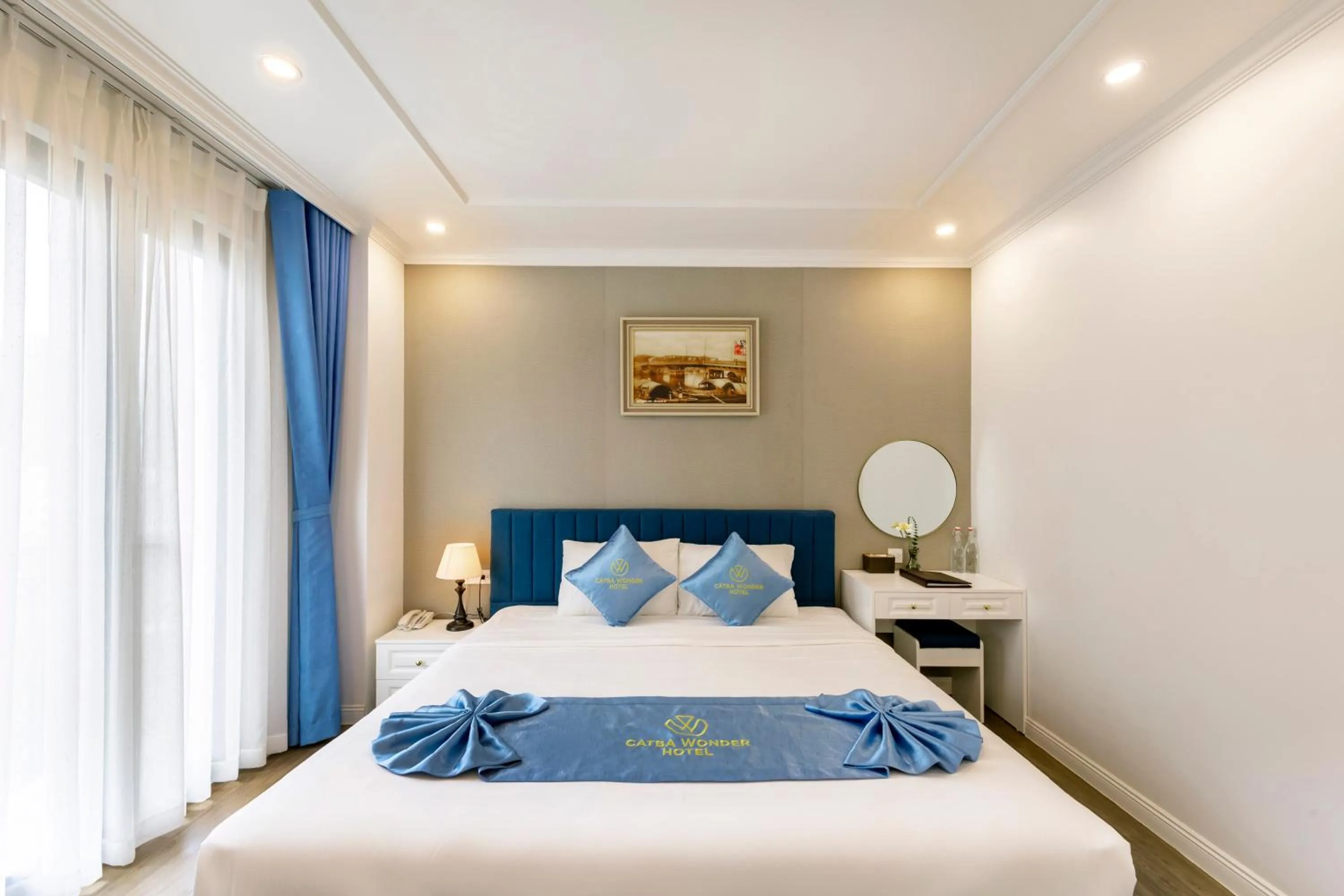 Bed in Cat Ba Wonder Hotel