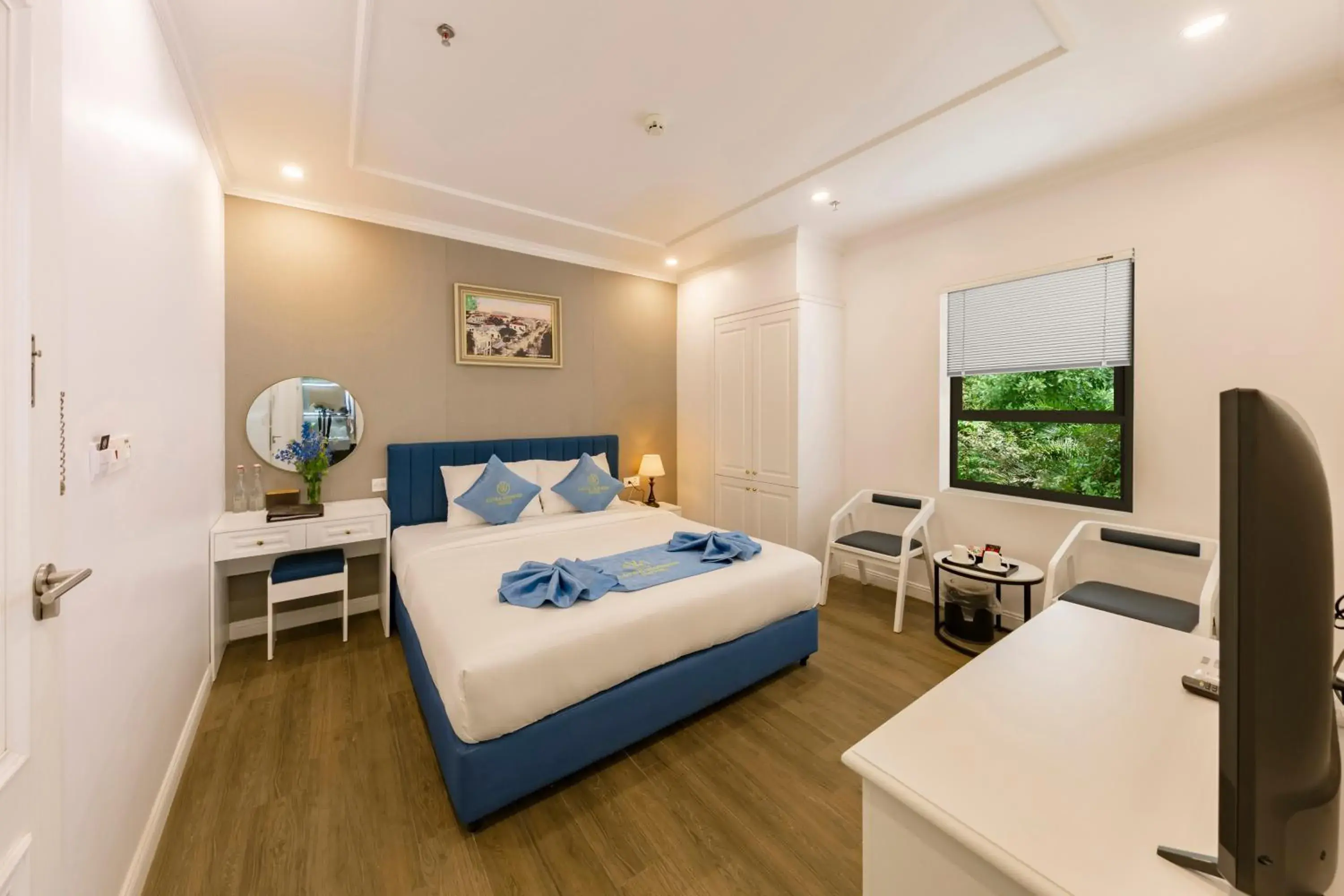 Bed in Cat Ba Wonder Hotel Bed in Cat Ba Wonder Hotel