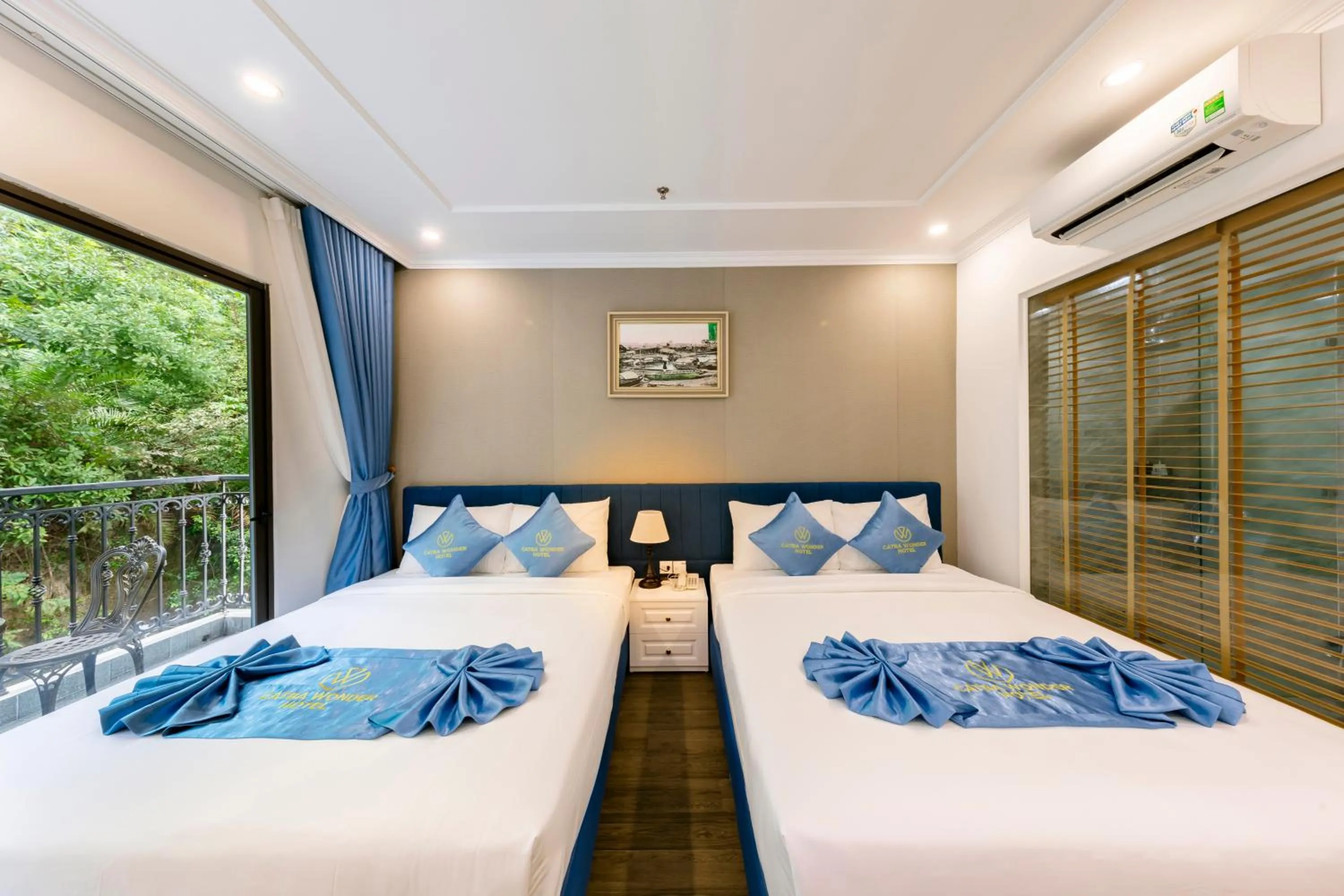 Bed in Cat Ba Wonder Hotel
