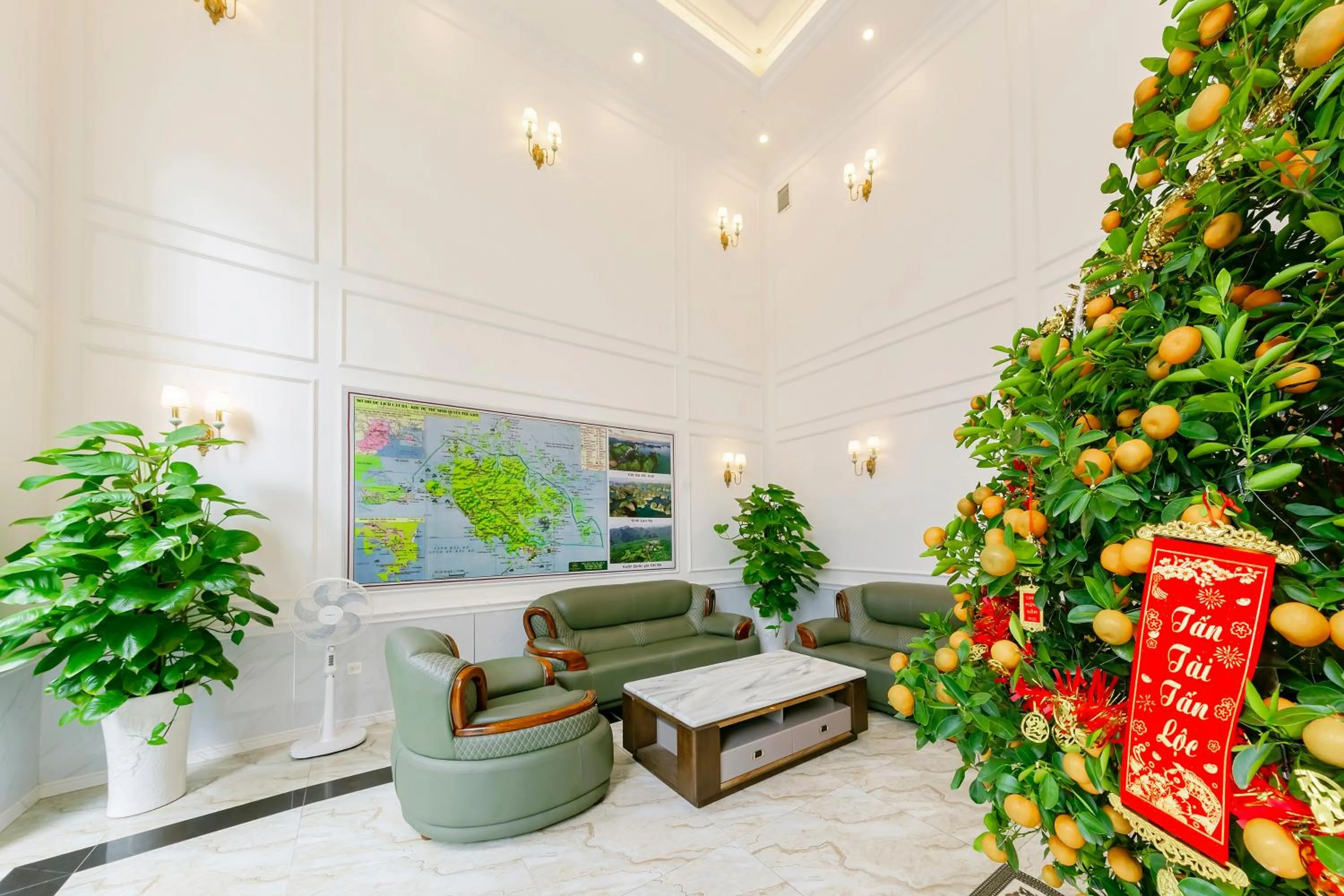 Property building in Cat Ba Wonder Hotel