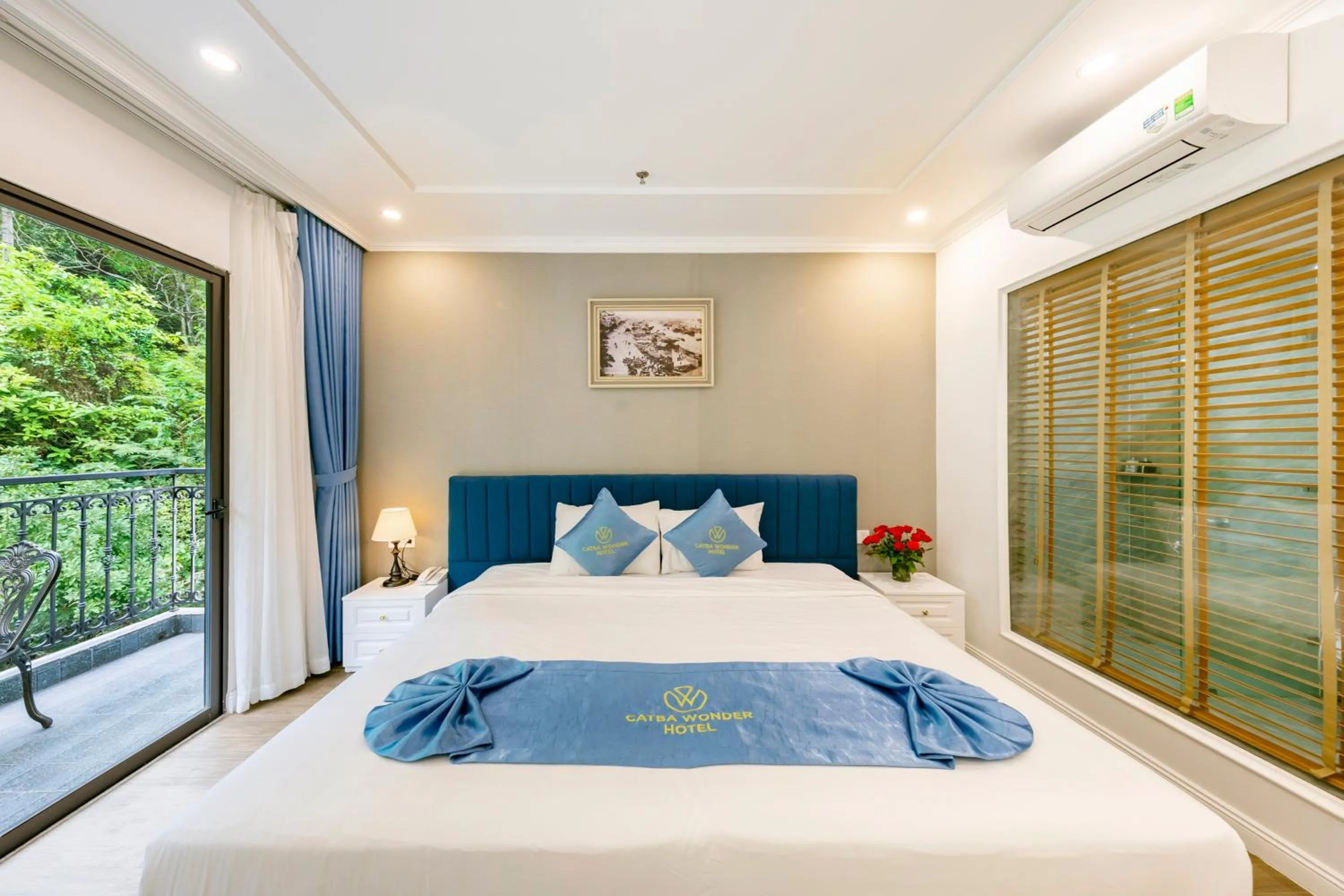 View (from property/room), Bed in Cat Ba Wonder Hotel